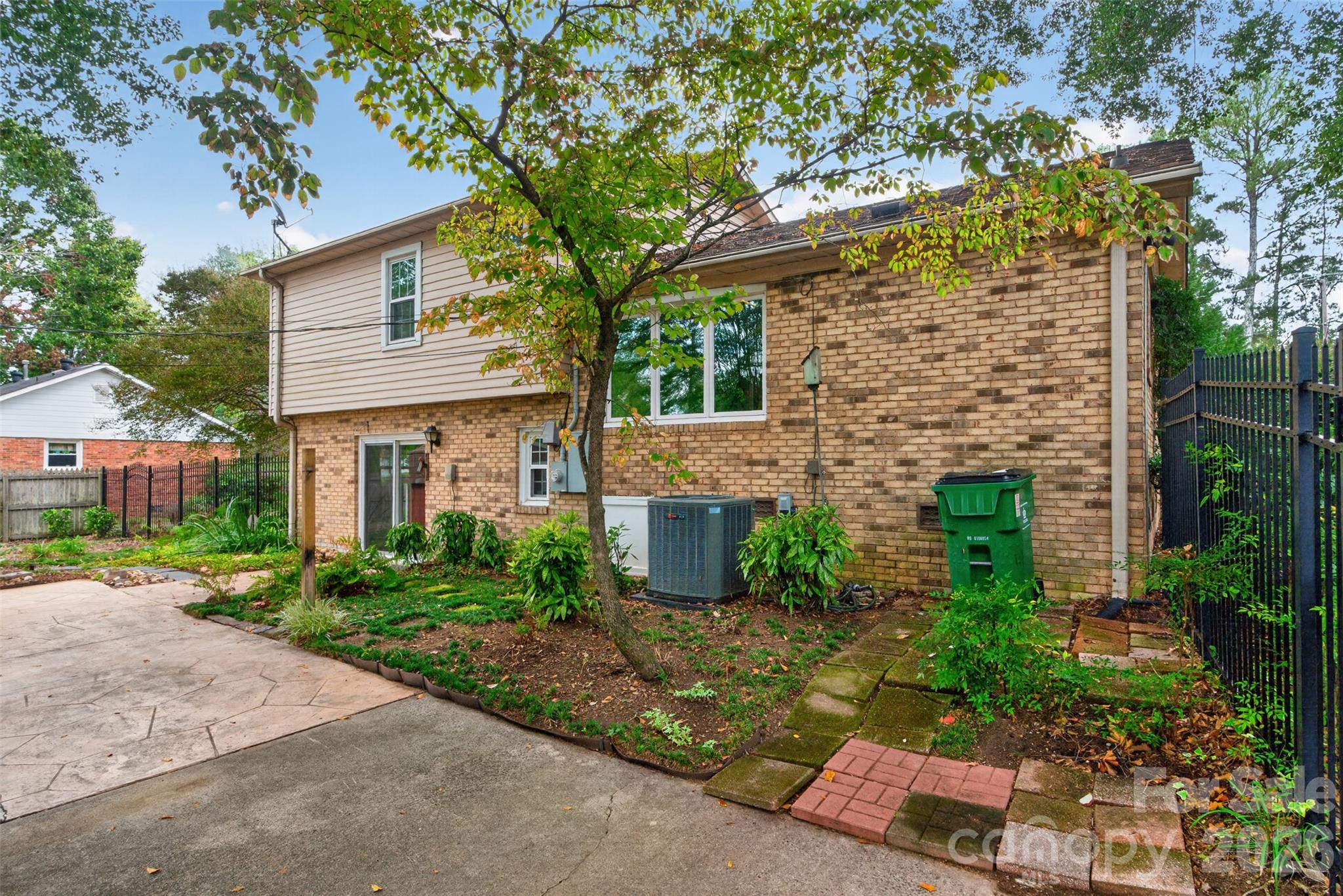 main property photo 43