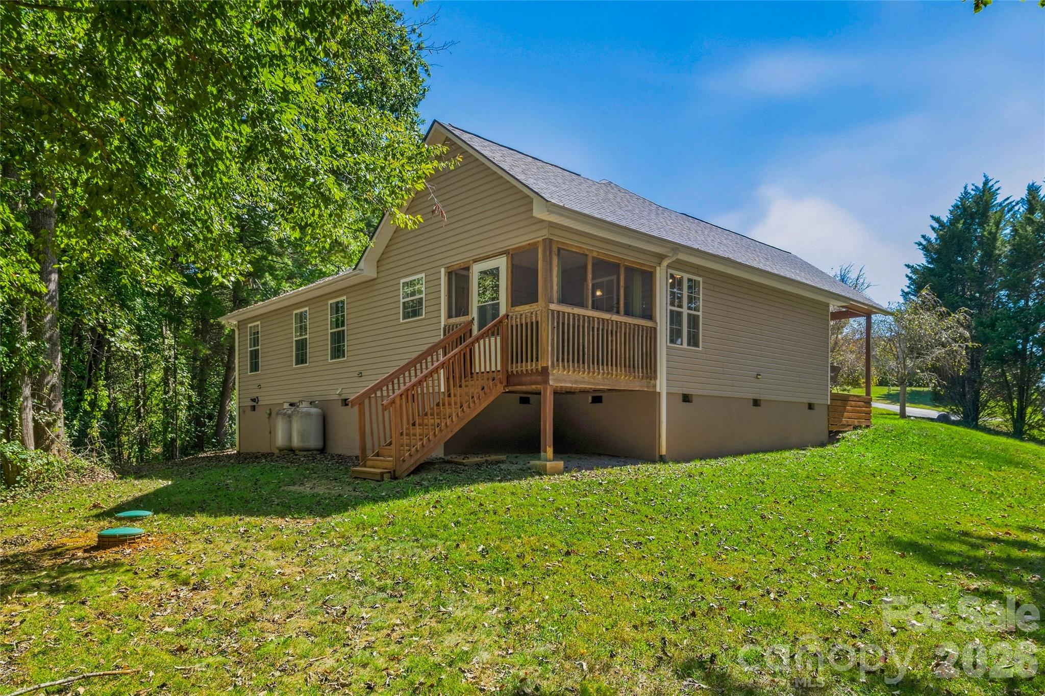 main property photo 13