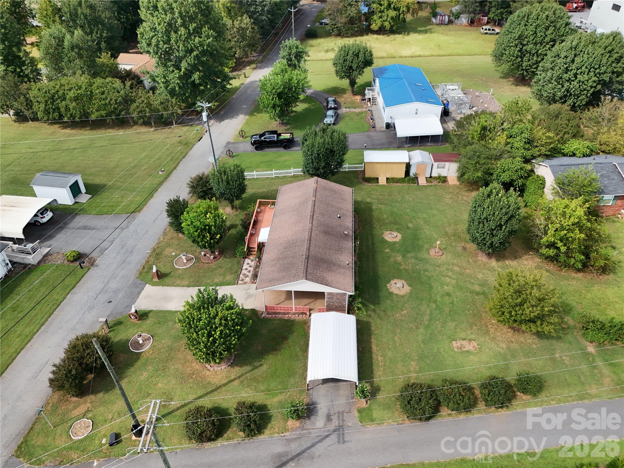 main property photo 10