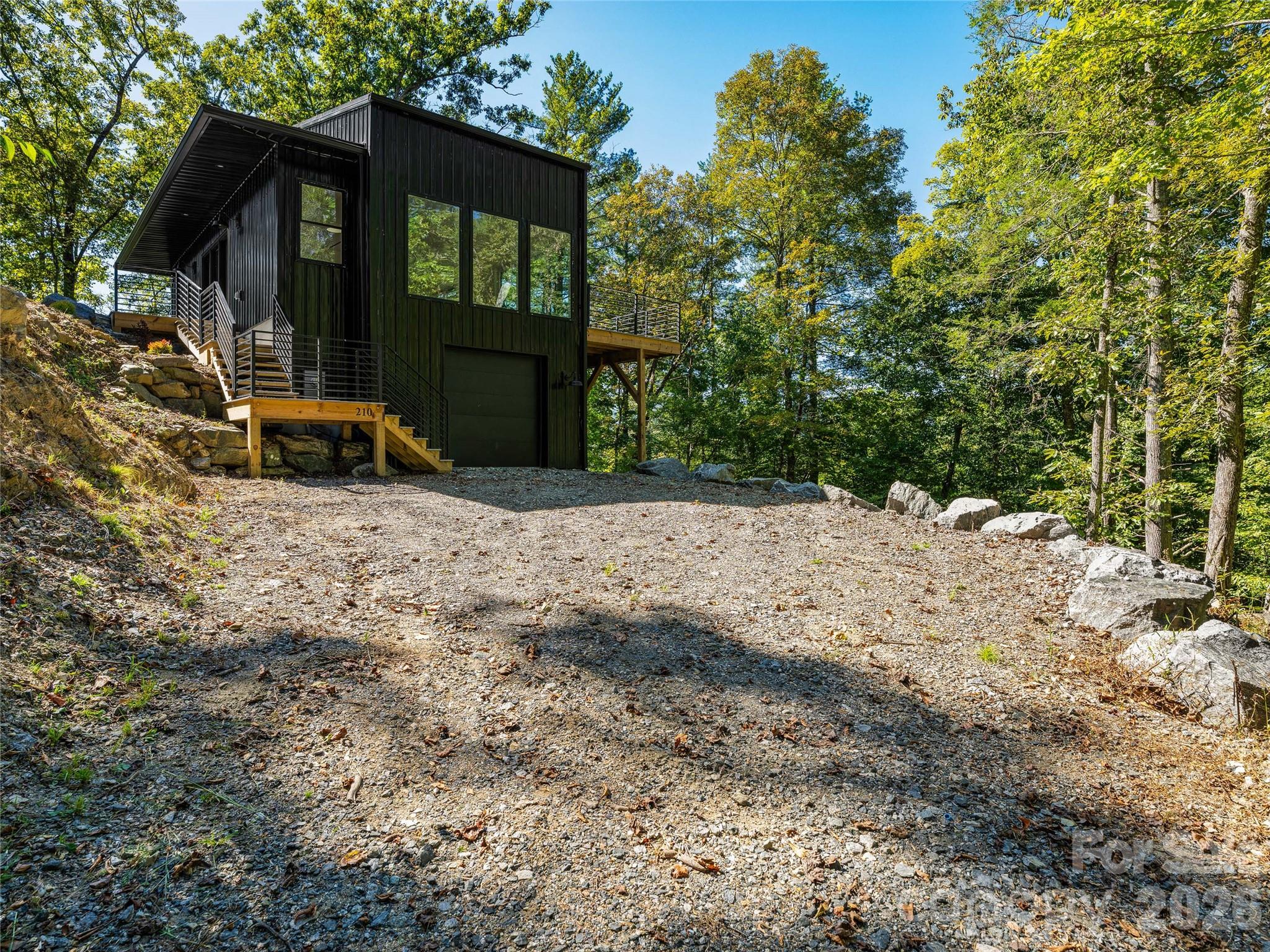 main property photo 27