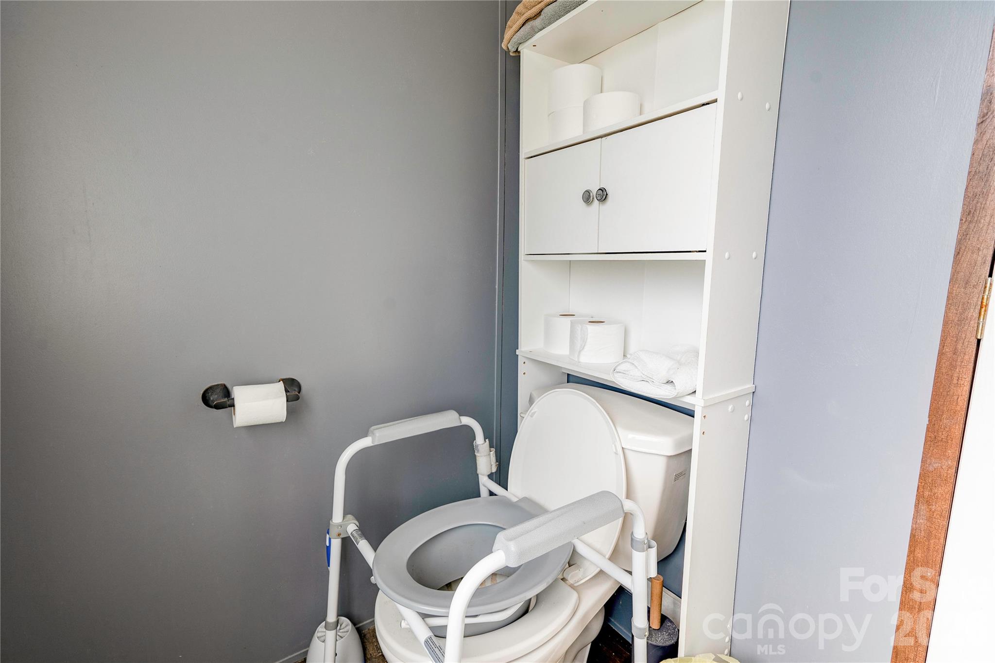 main property photo 29