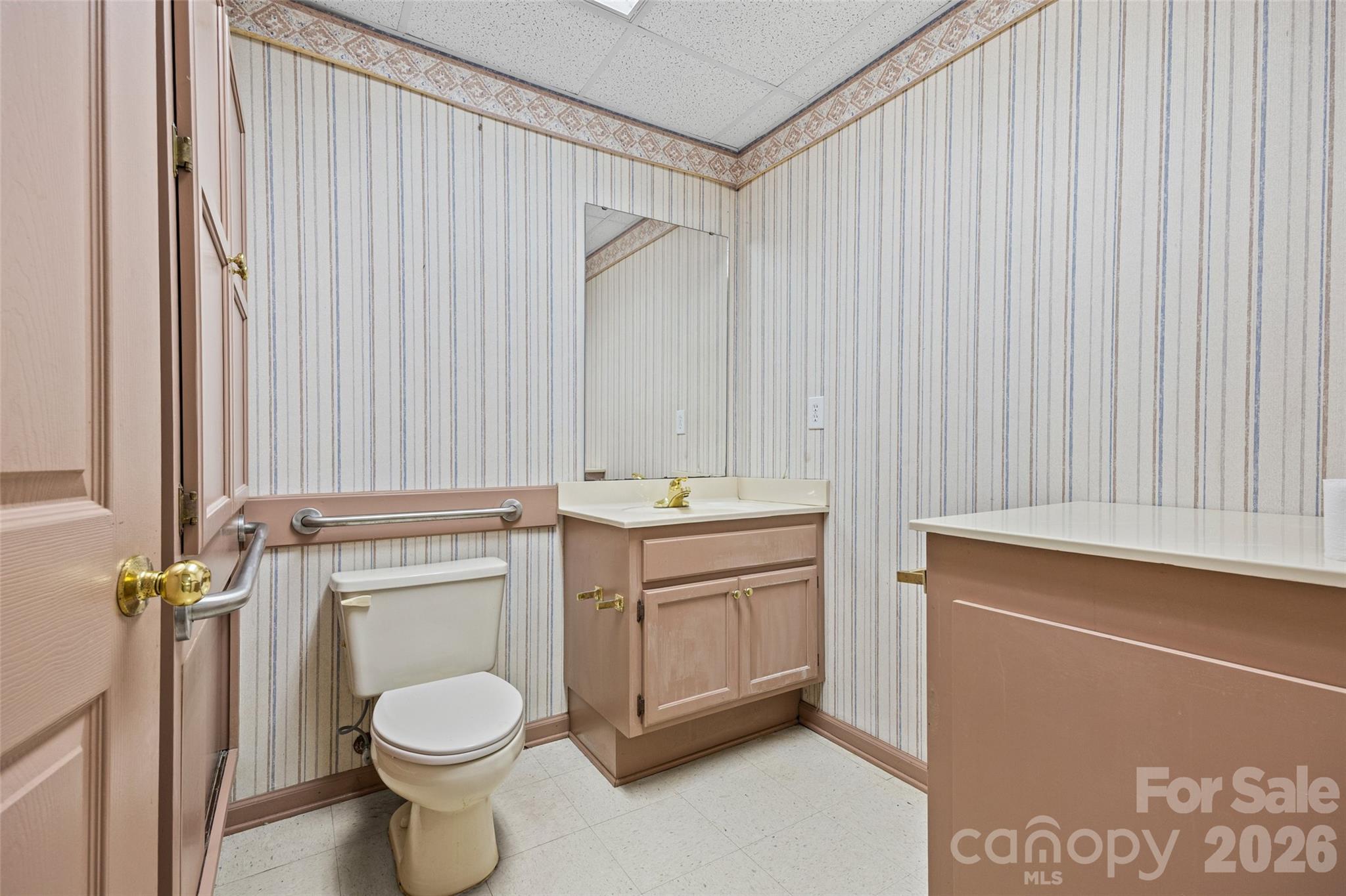 main property photo 16