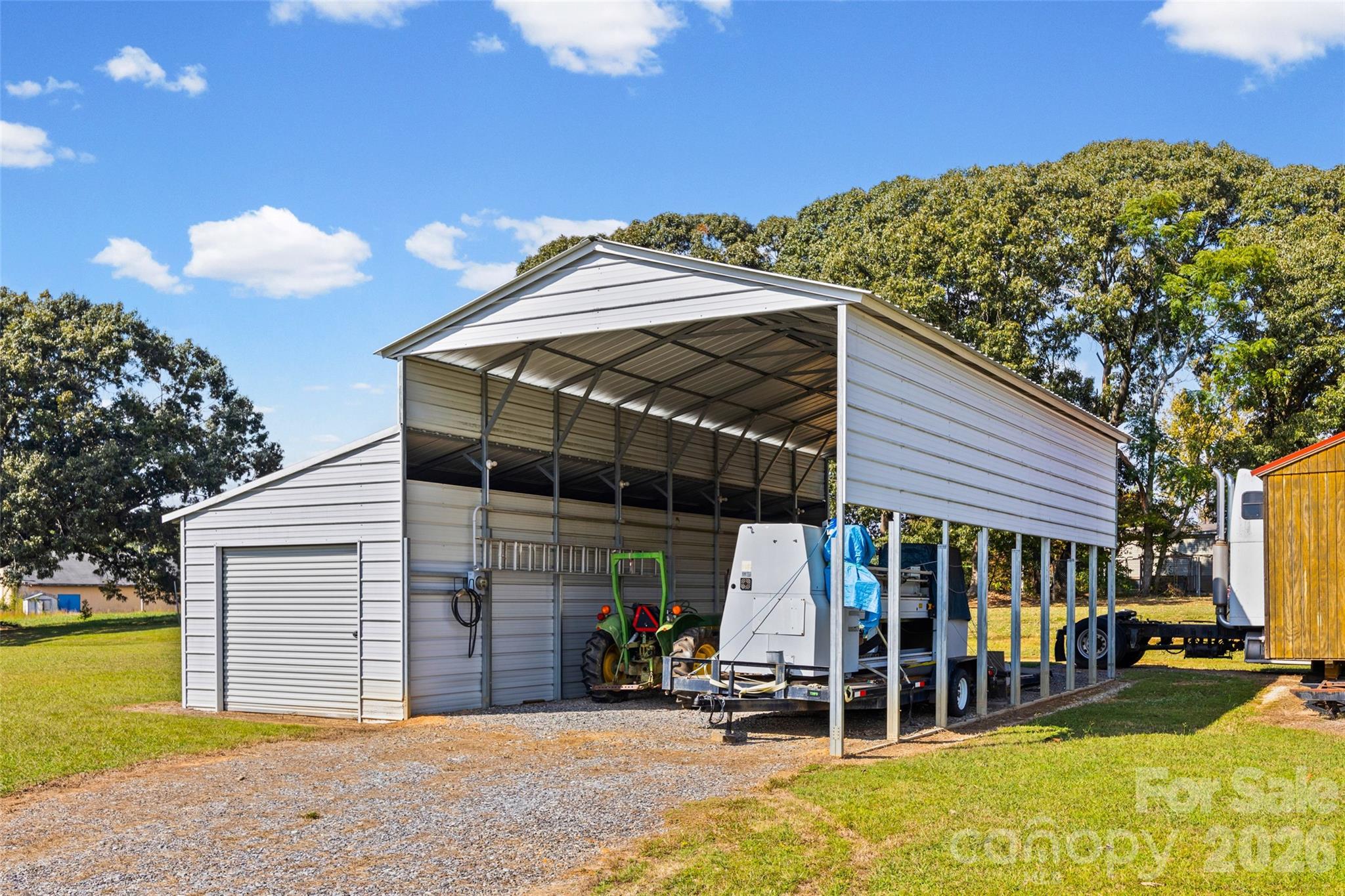 main property photo 20