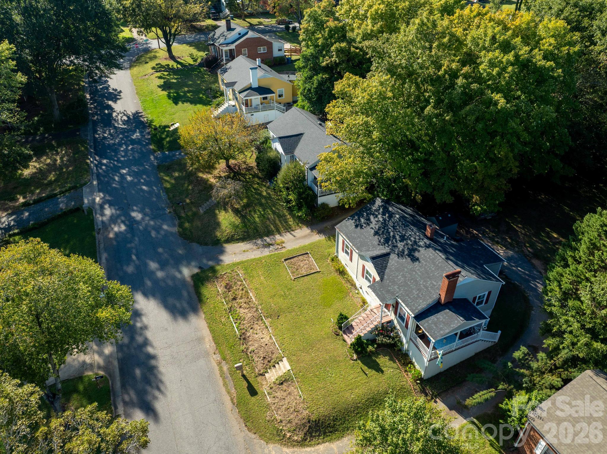 main property photo 10