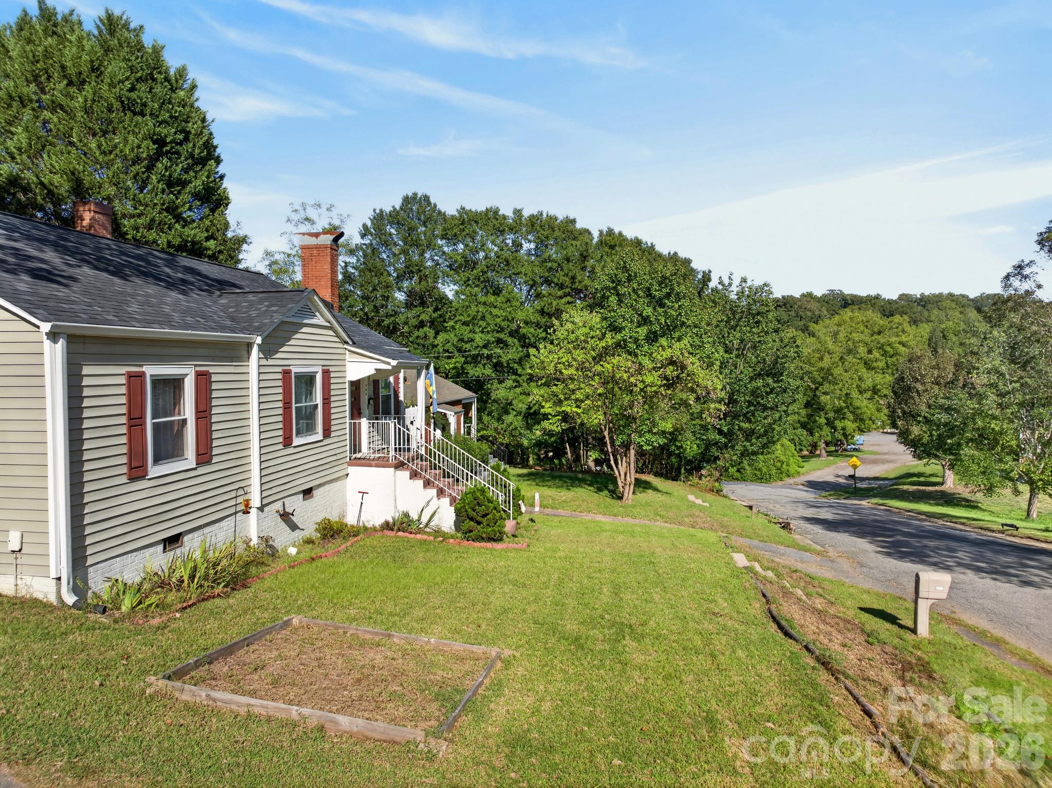 main property photo 14