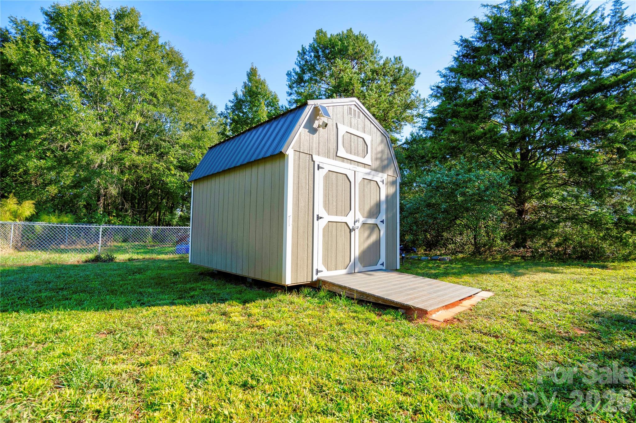 main property photo 39