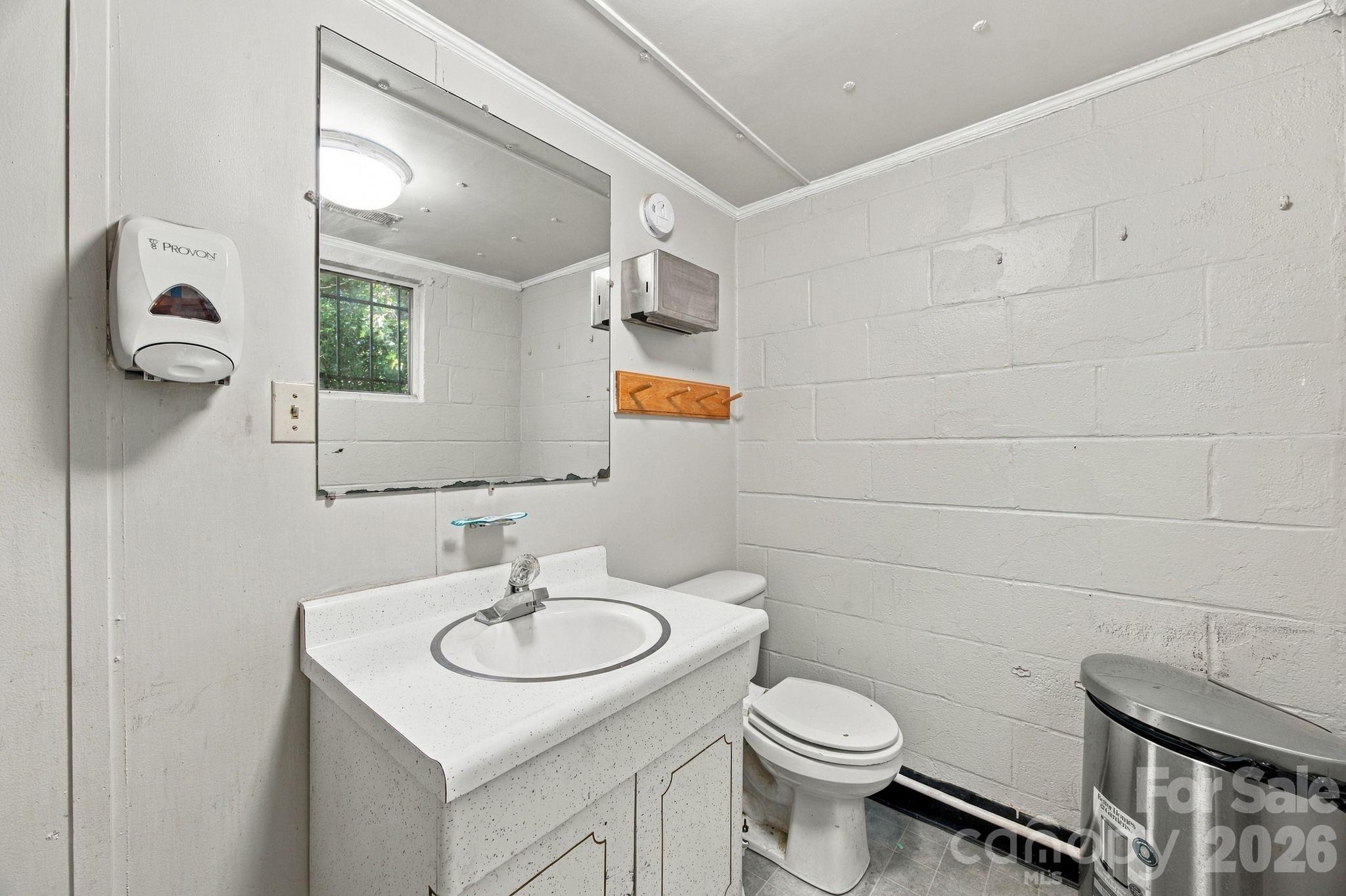 main property photo 5