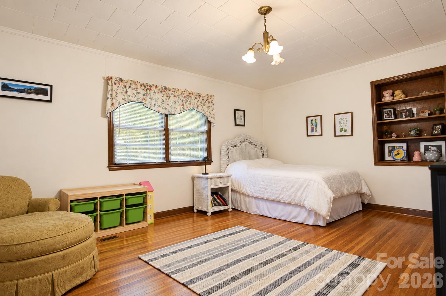main property photo 10