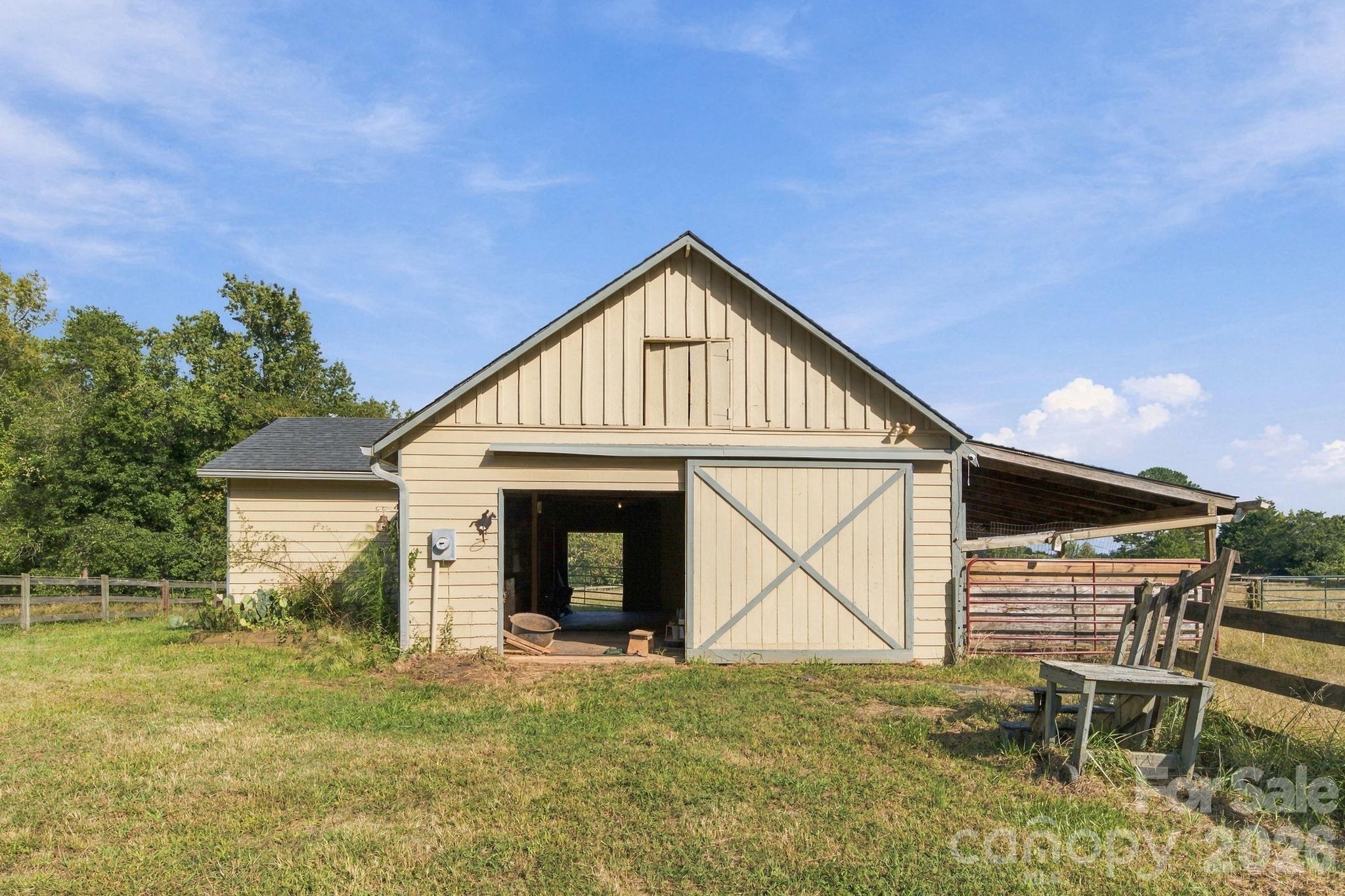 main property photo 31
