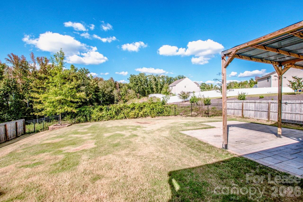 main property photo 40