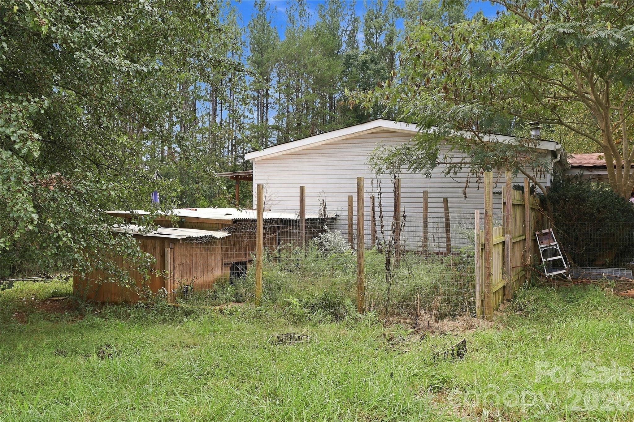 main property photo 40