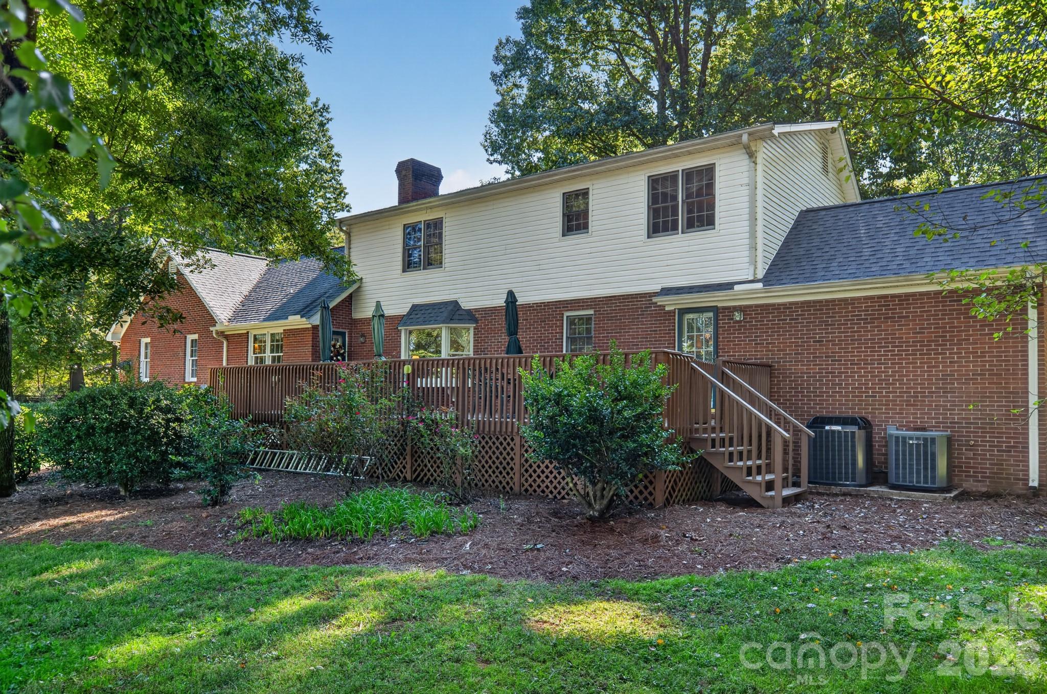main property photo 27