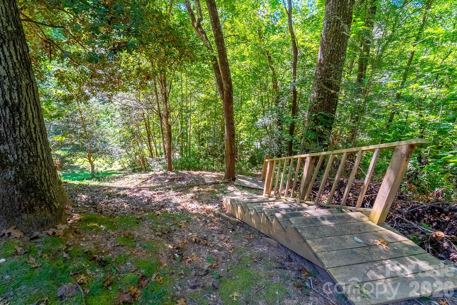 main property photo 40