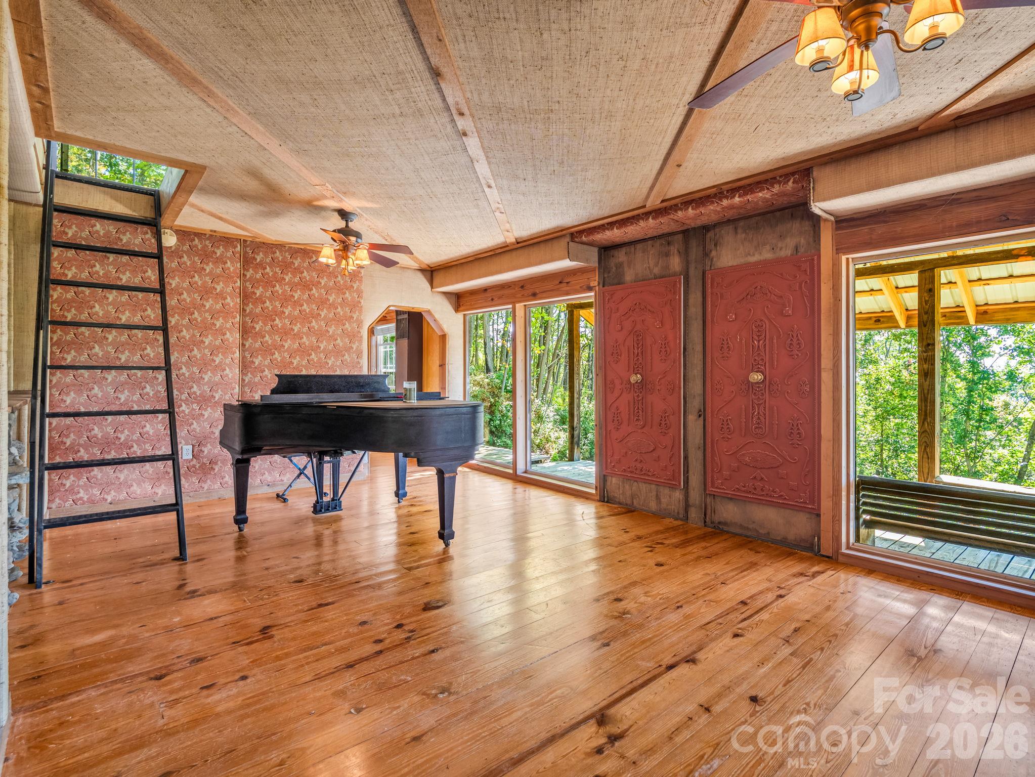 main property photo 12