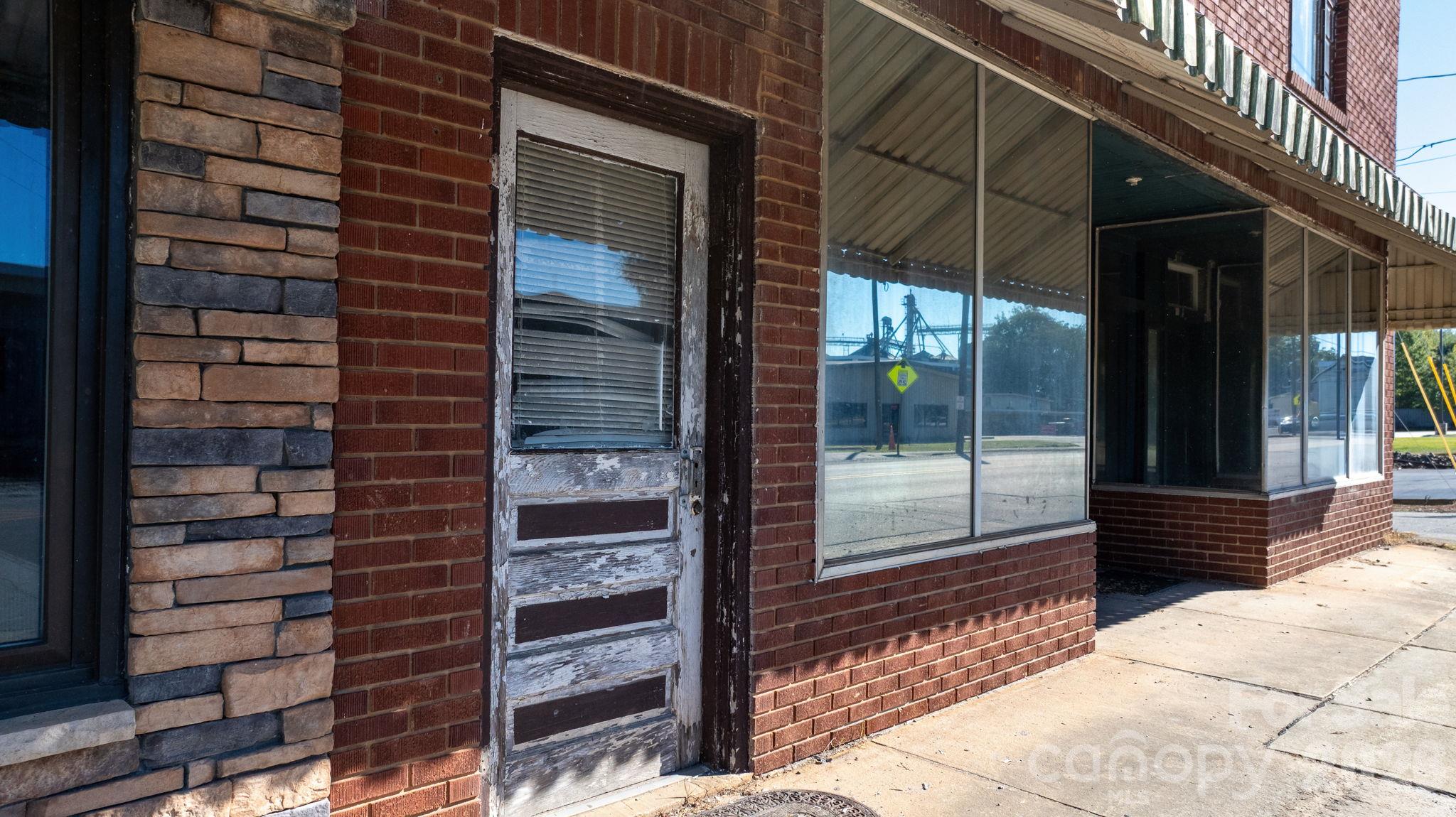 main property photo 16