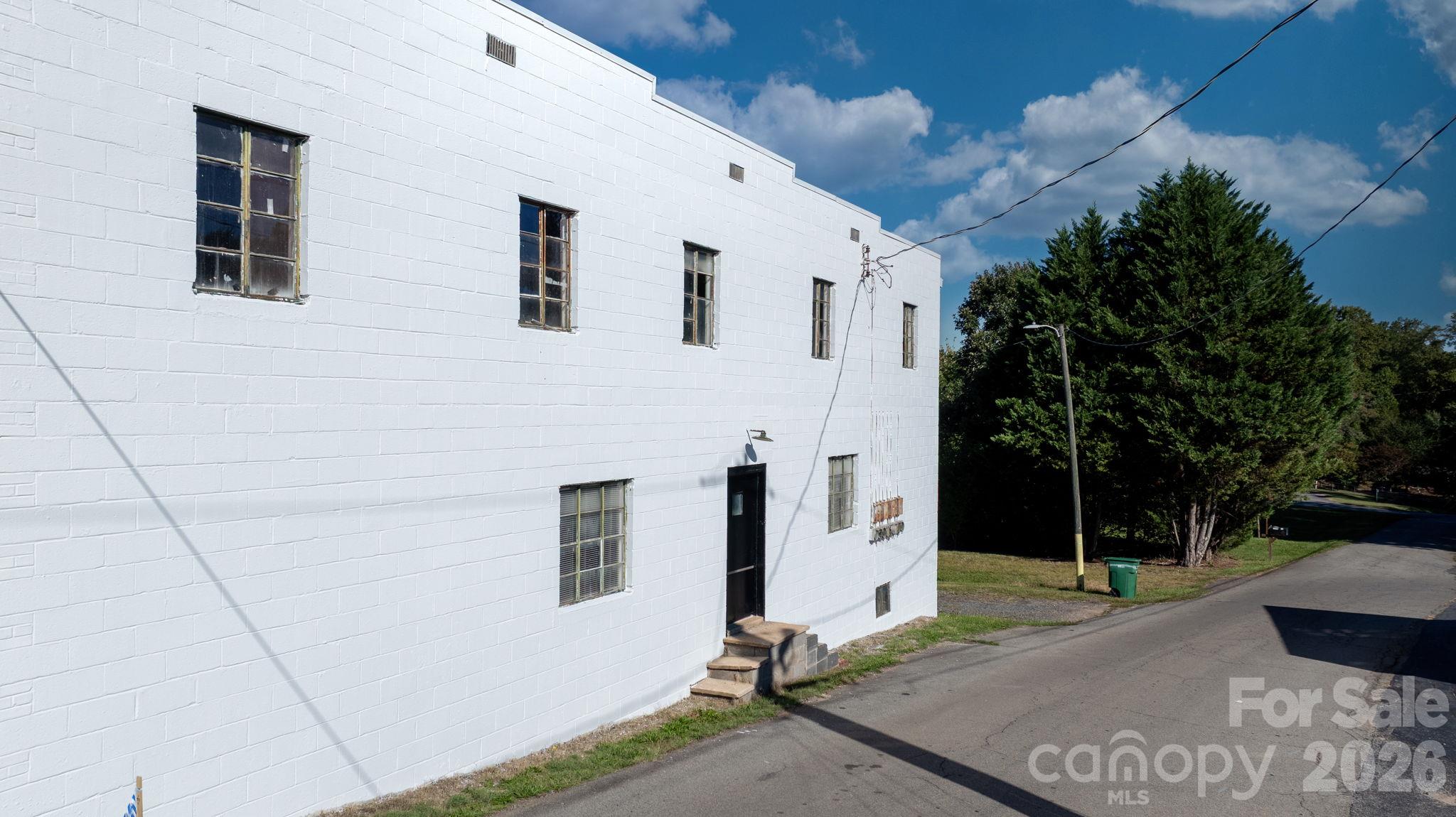 main property photo 33