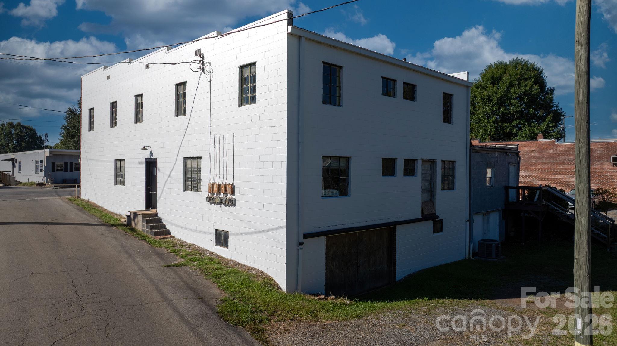 main property photo 34