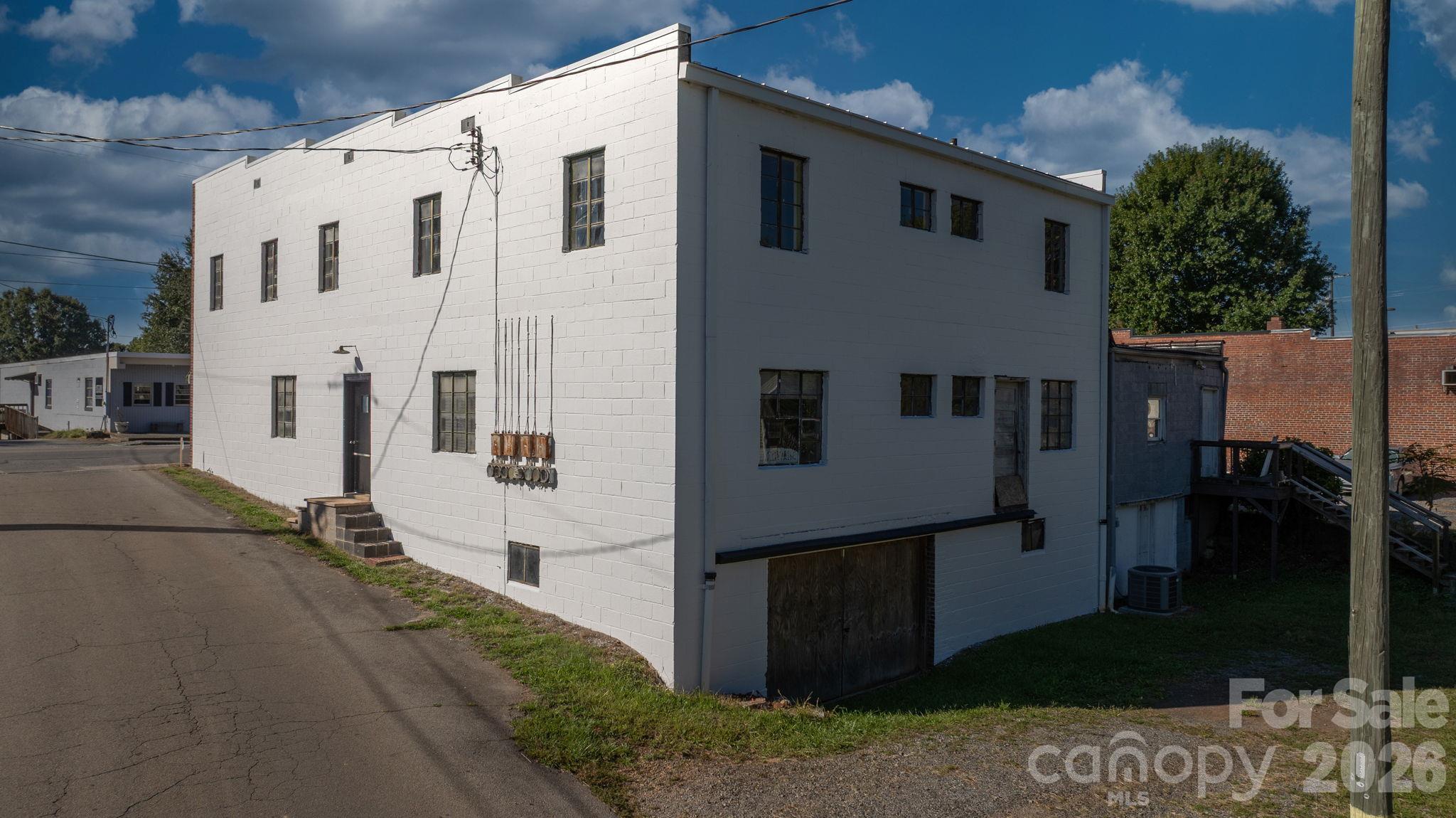 main property photo 35