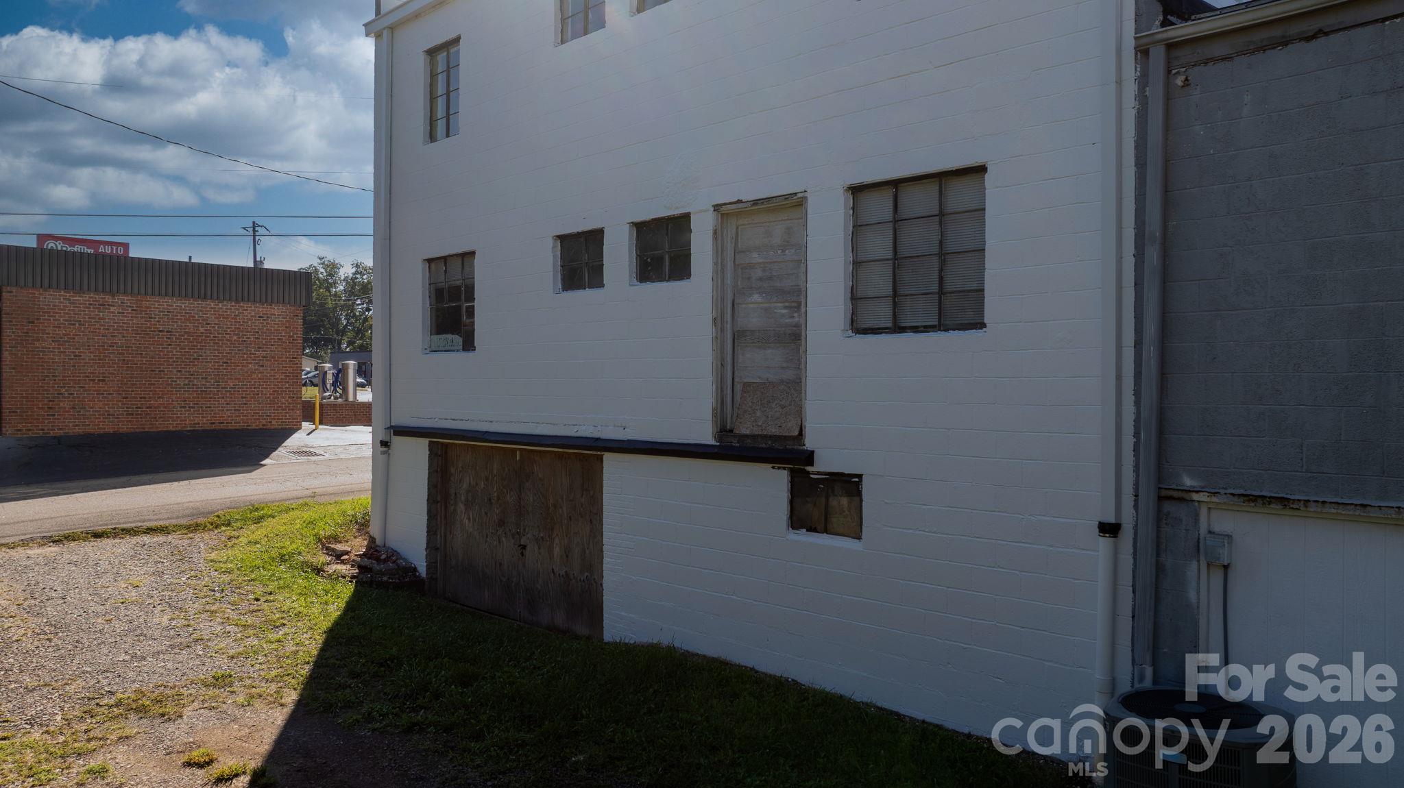 main property photo 38