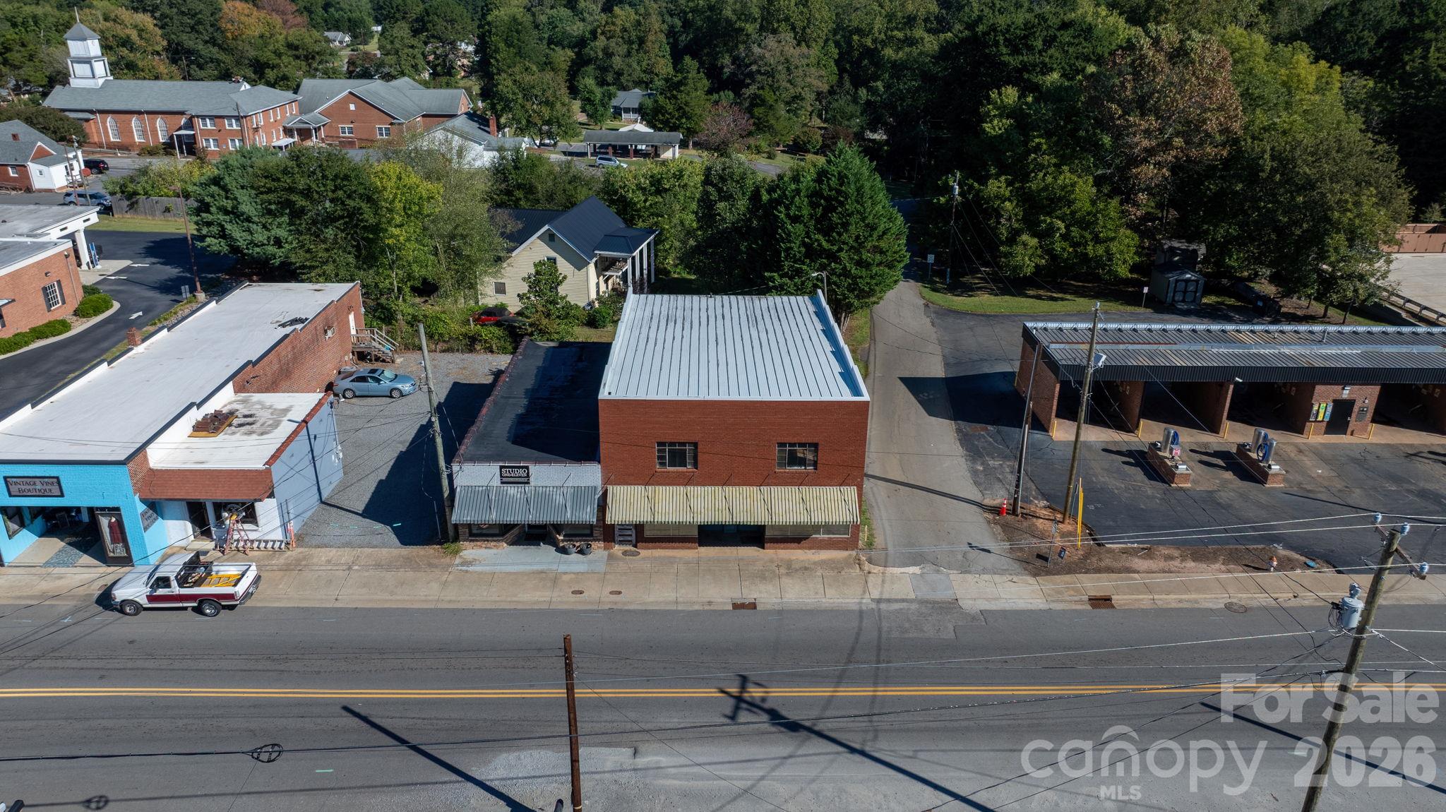 main property photo 41