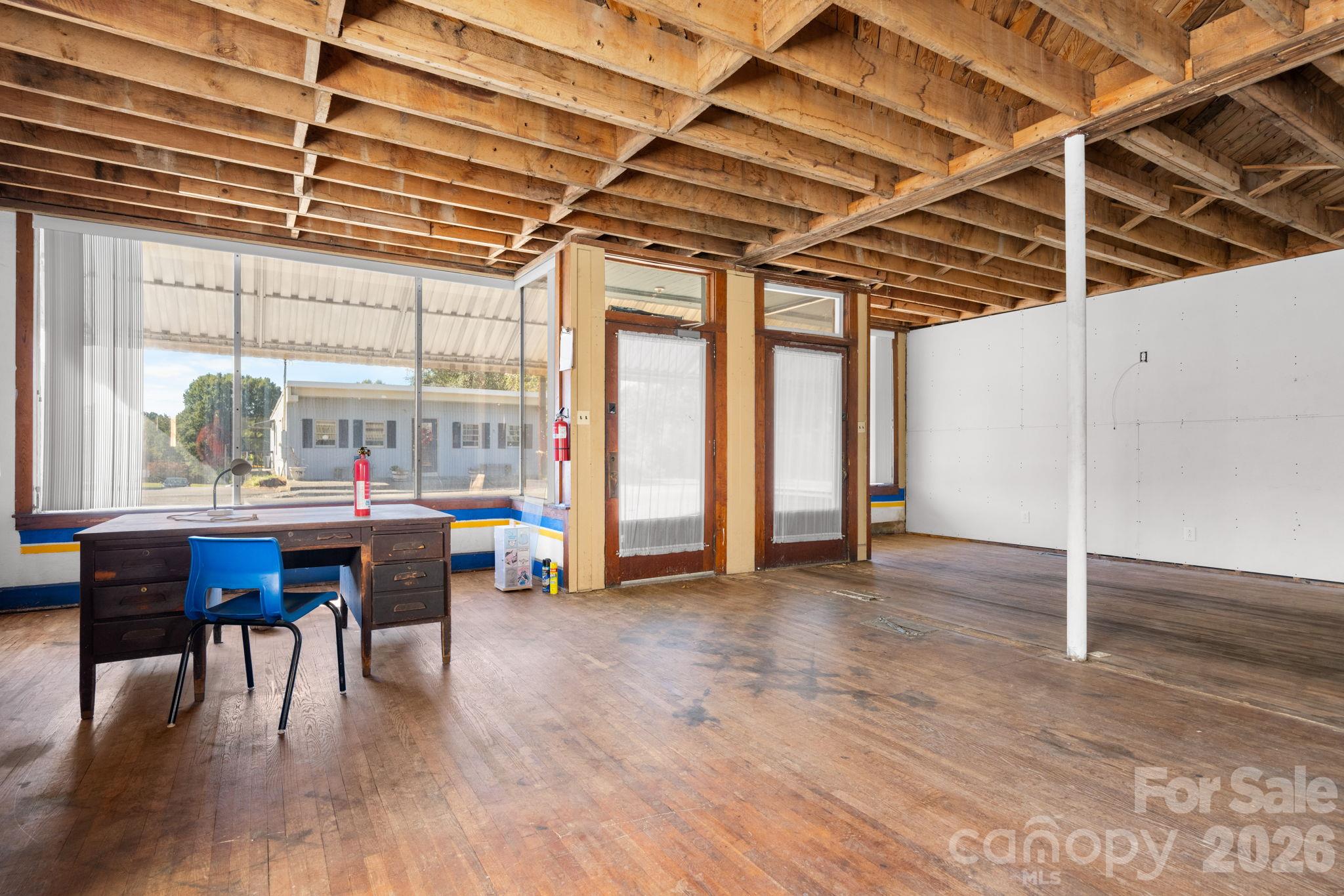 main property photo 7