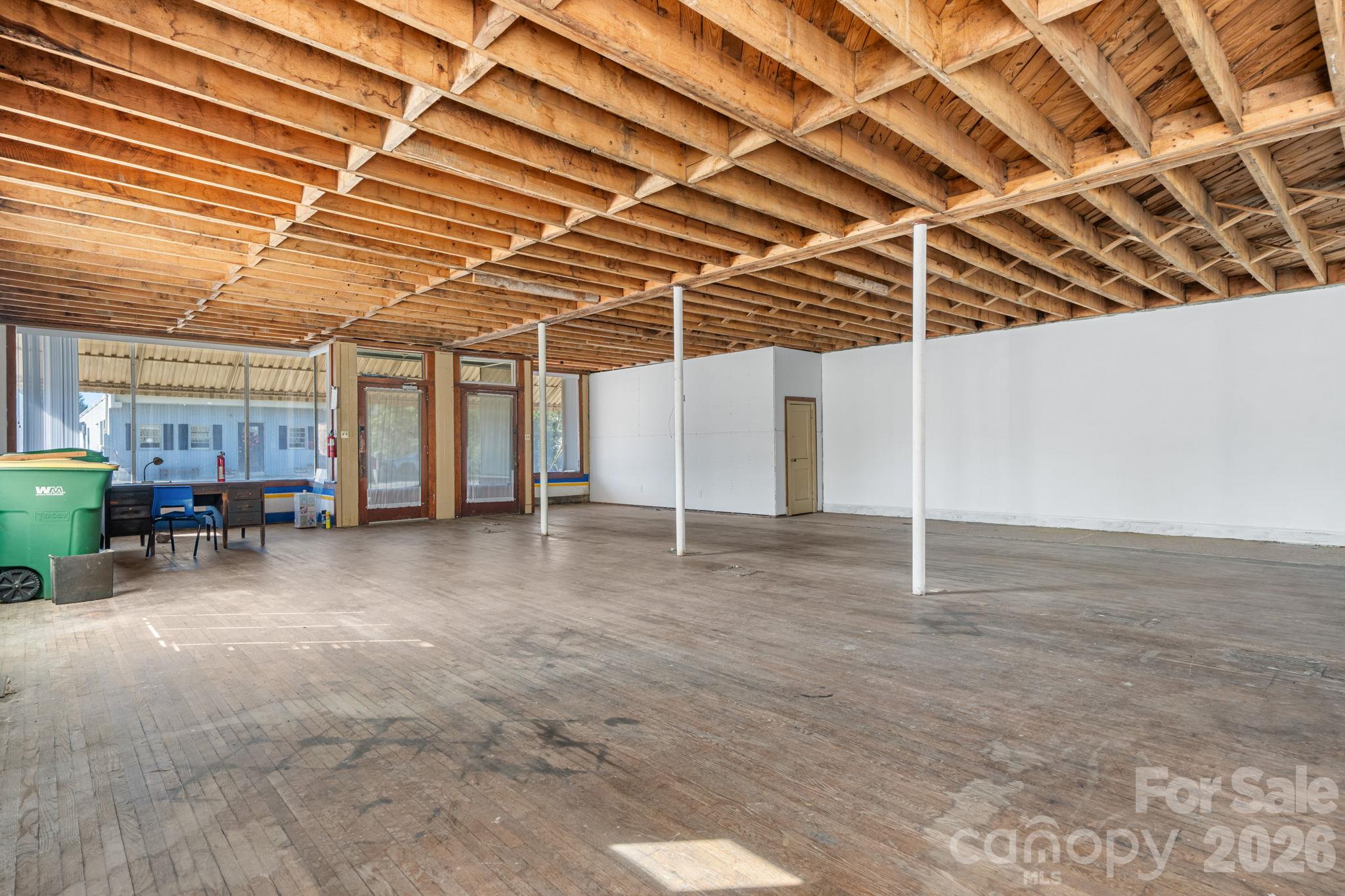 main property photo 8