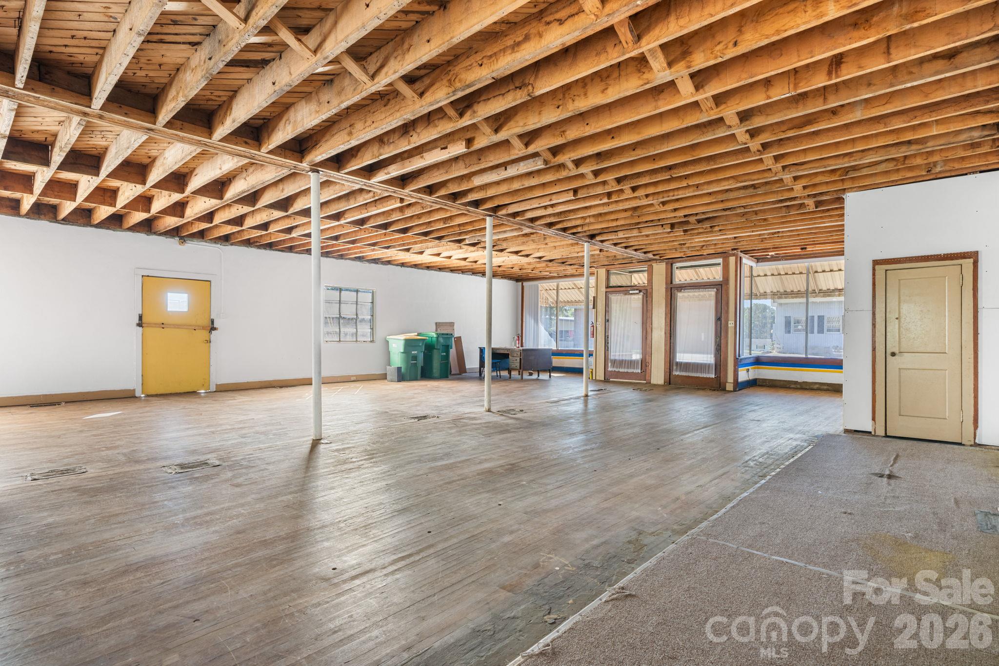 main property photo 9