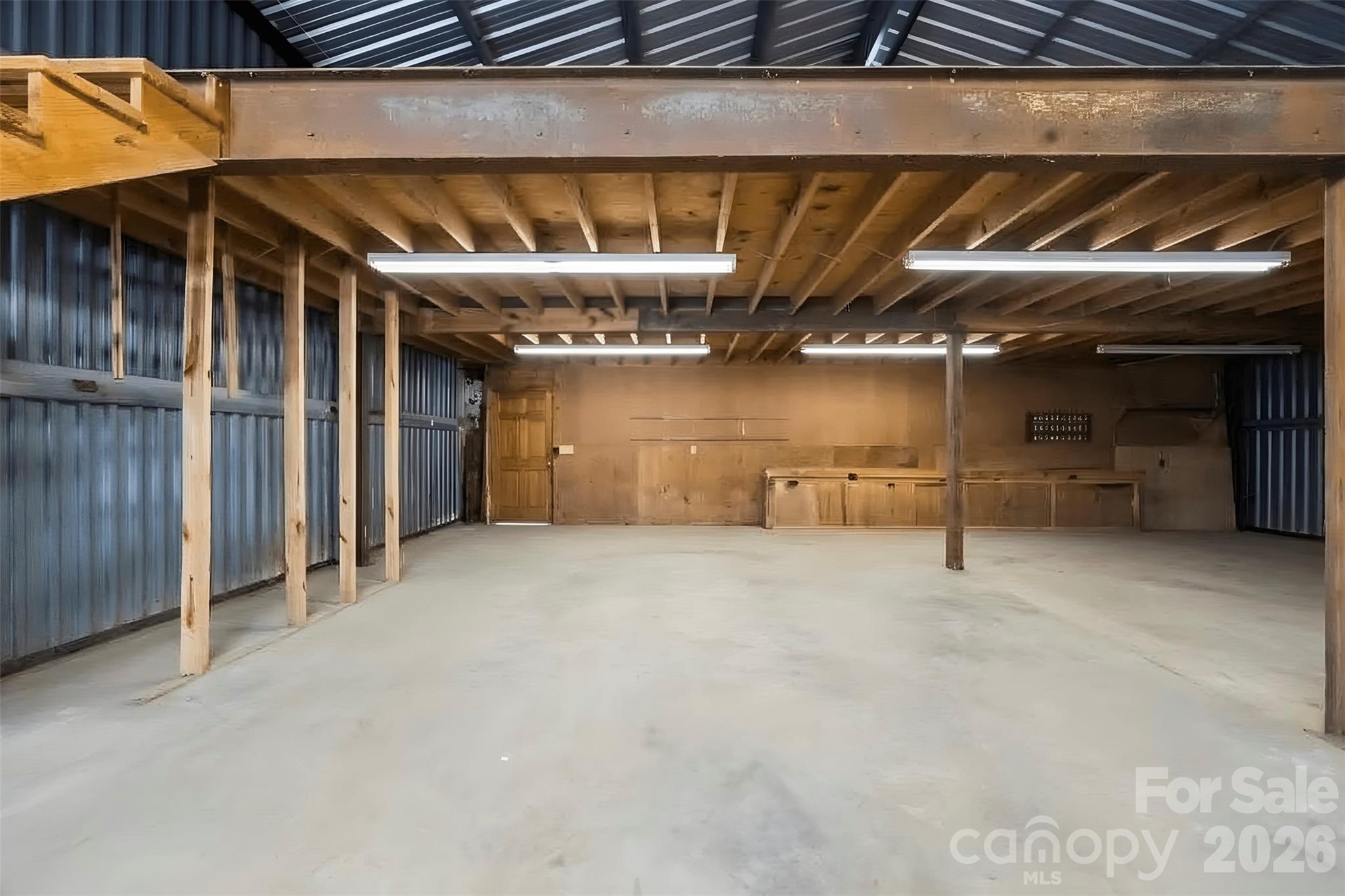 main property photo 40