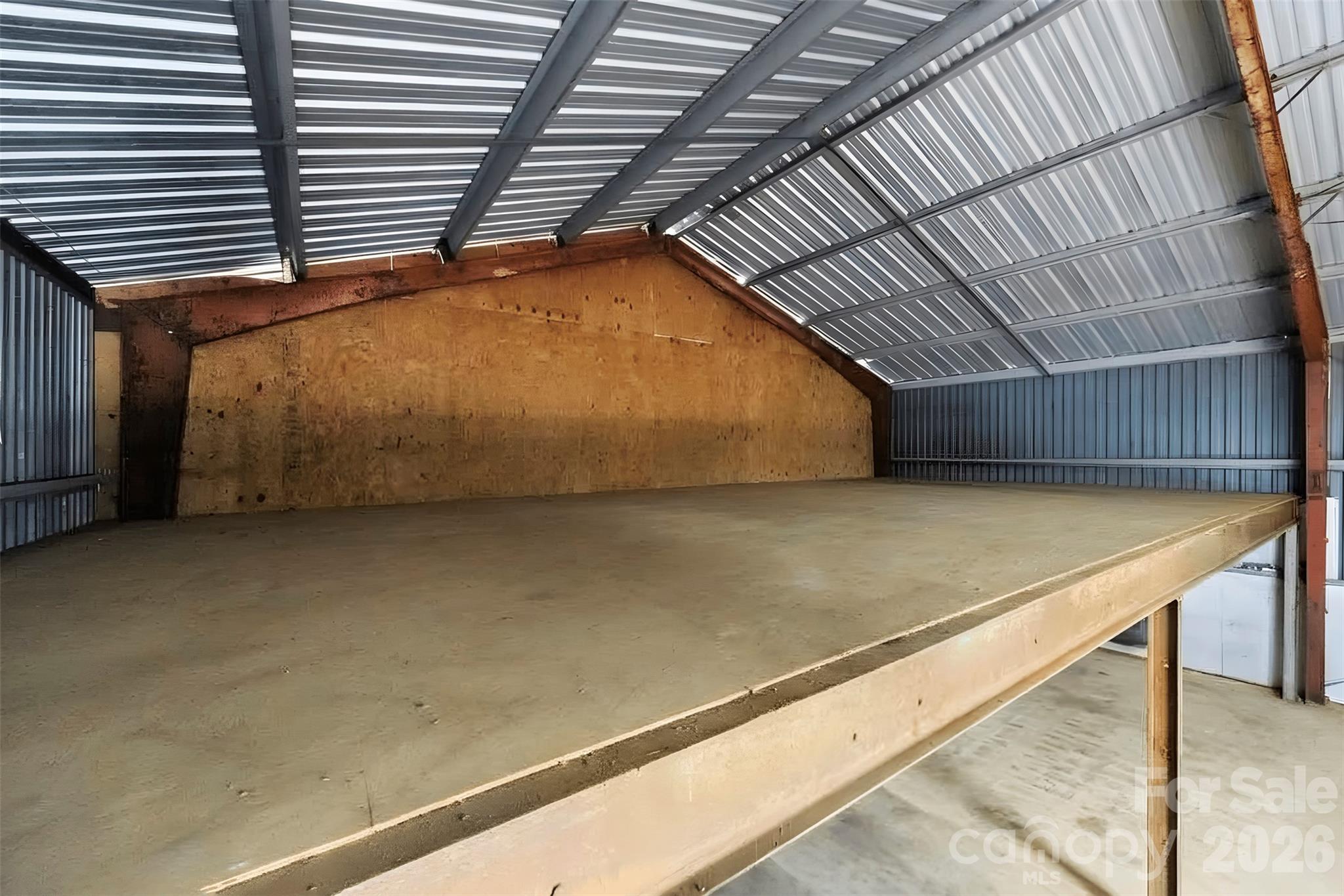 main property photo 41