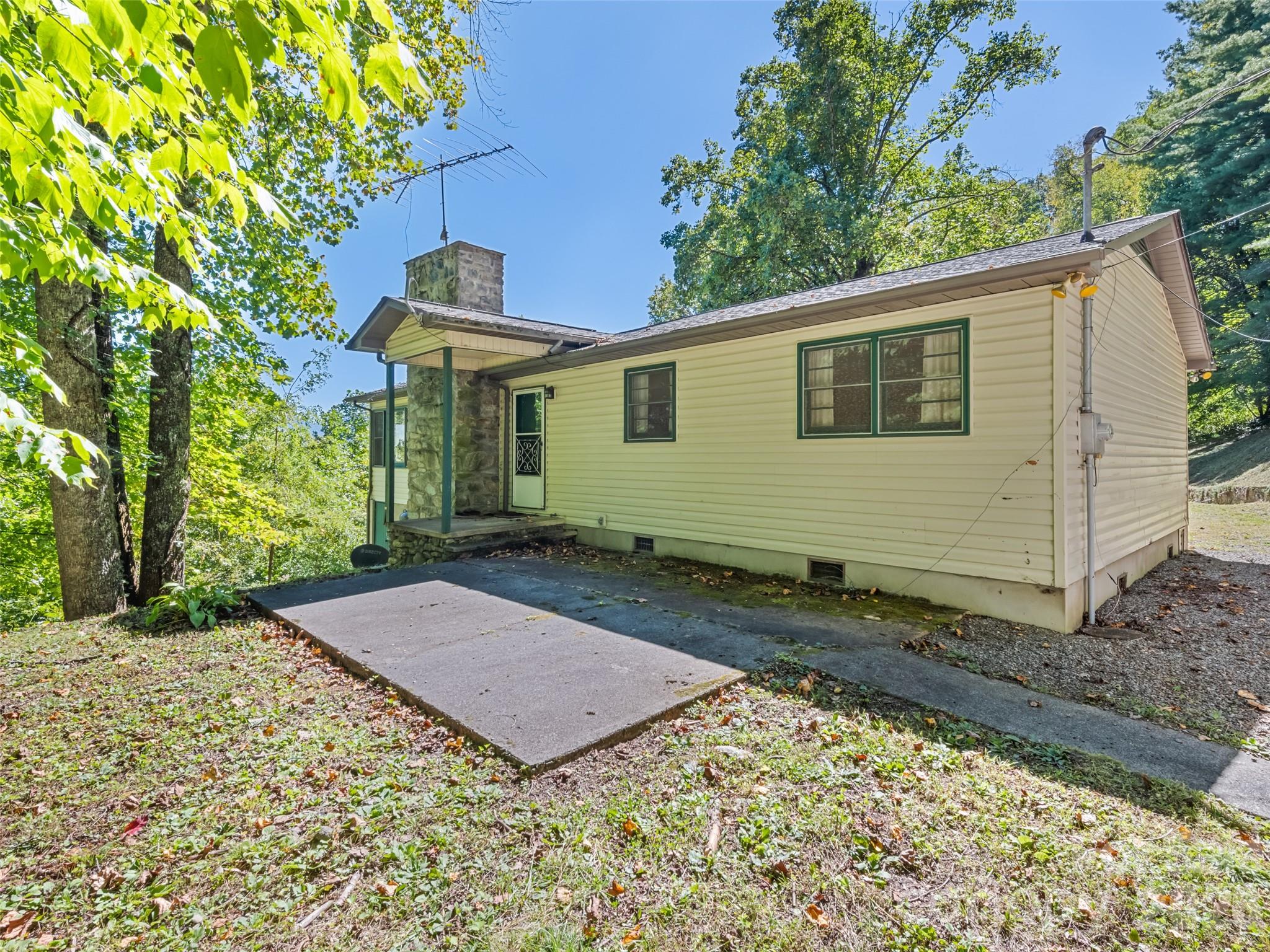 main property photo 6