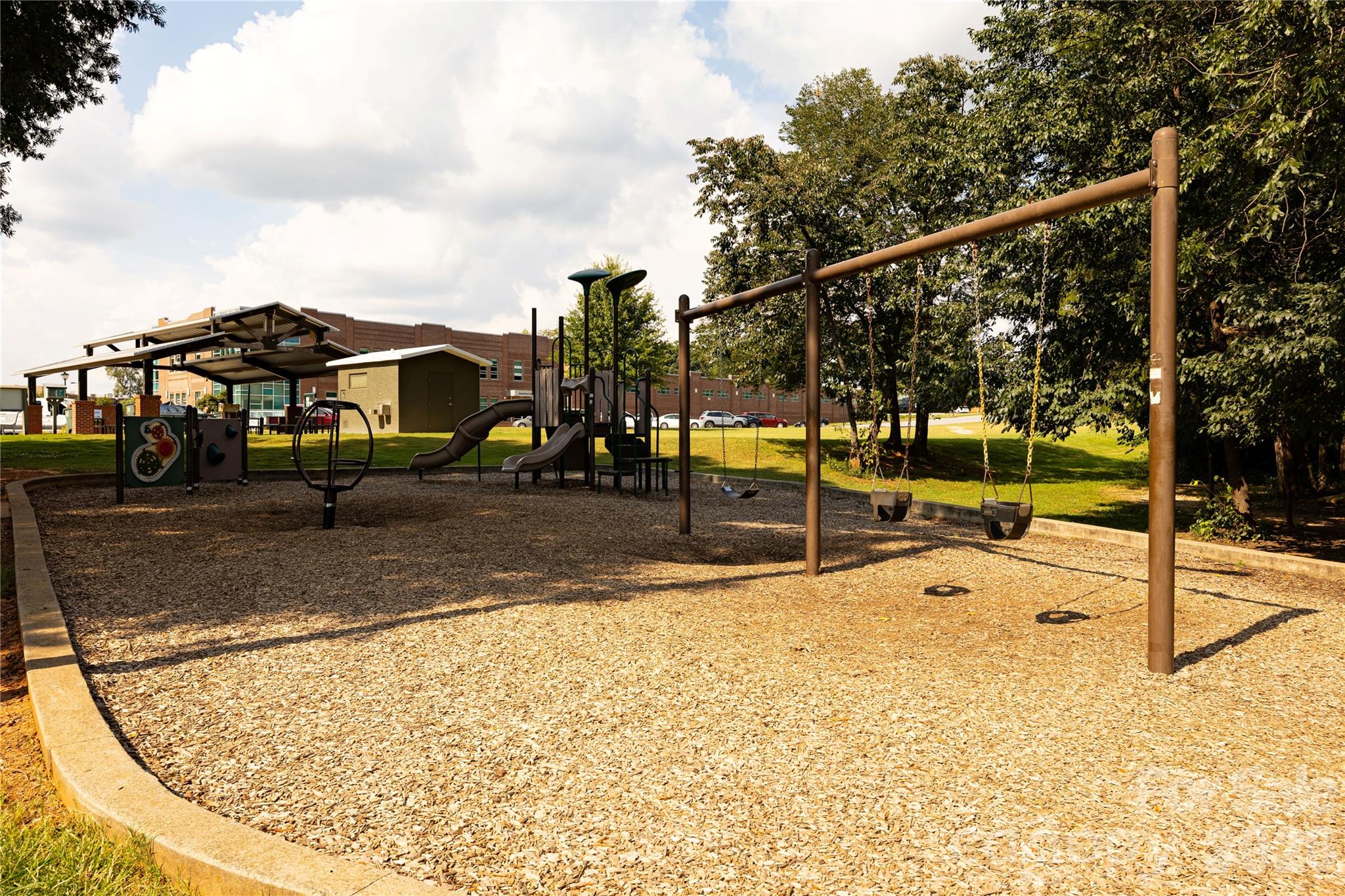 main property photo 35