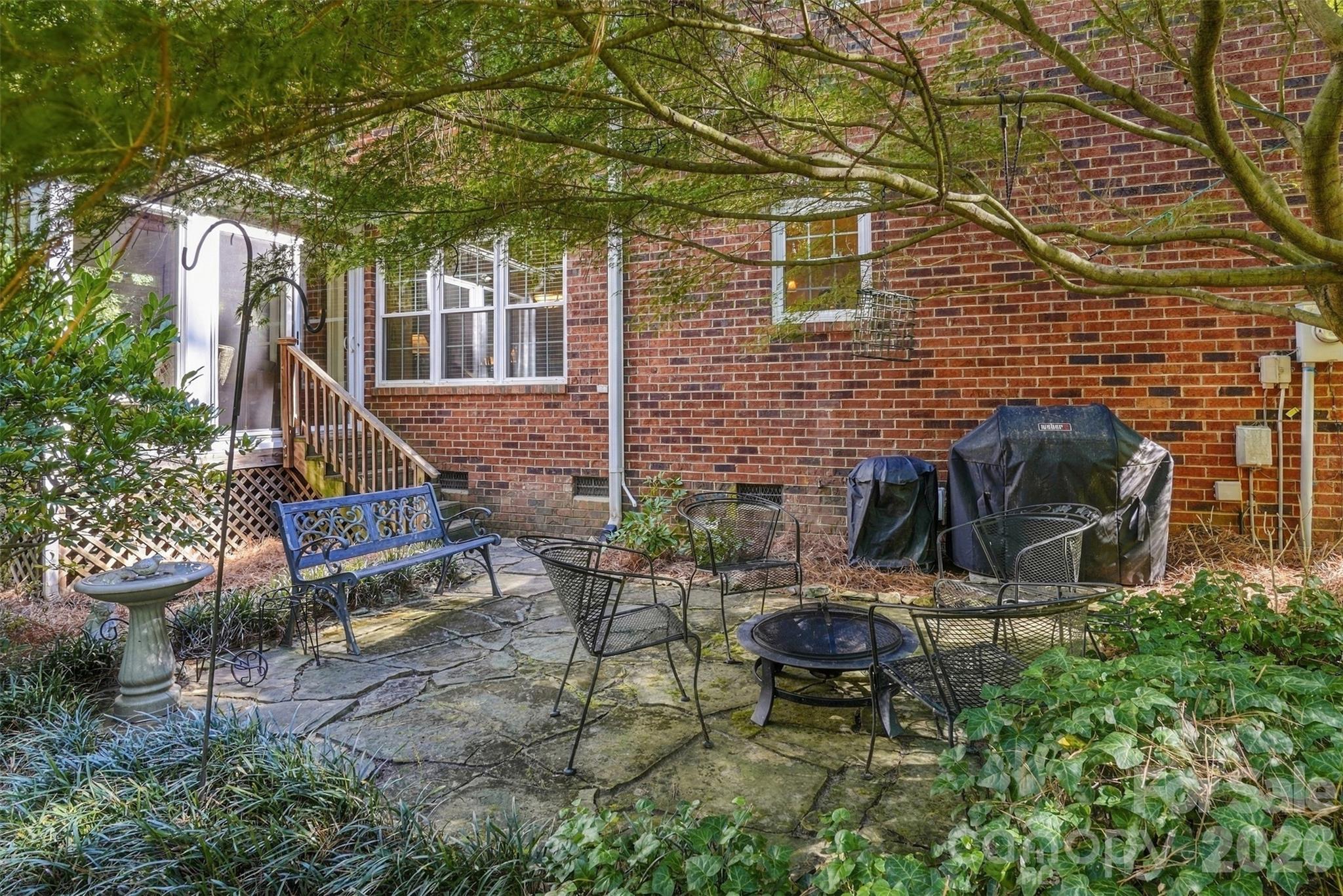 main property photo 33