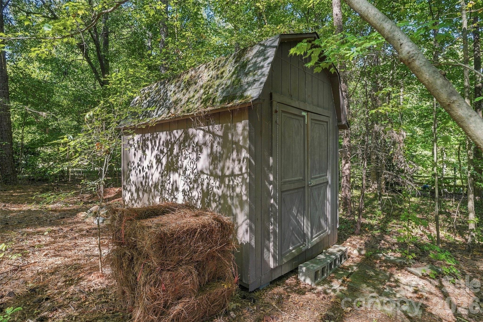 main property photo 35