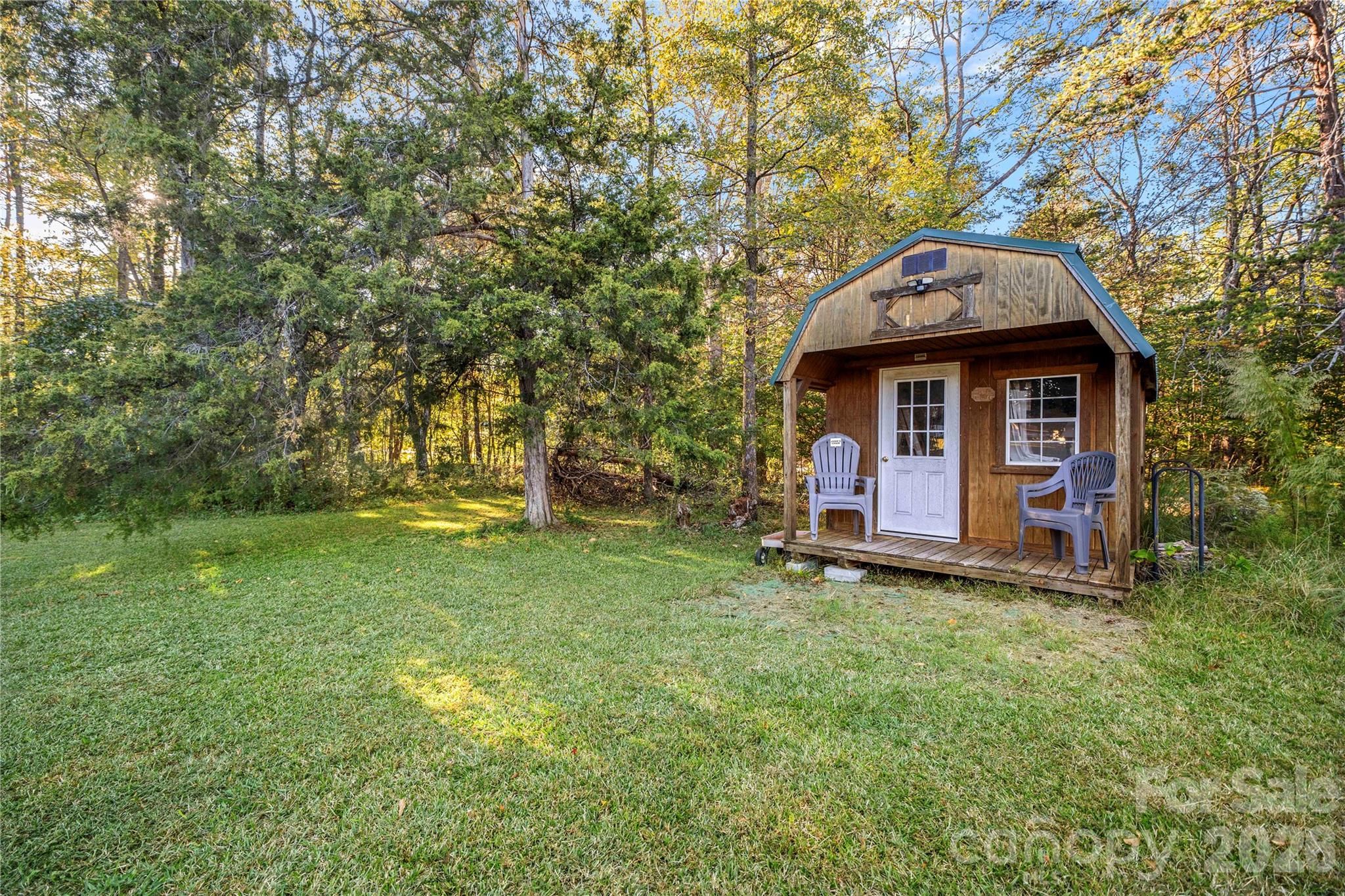 main property photo 28