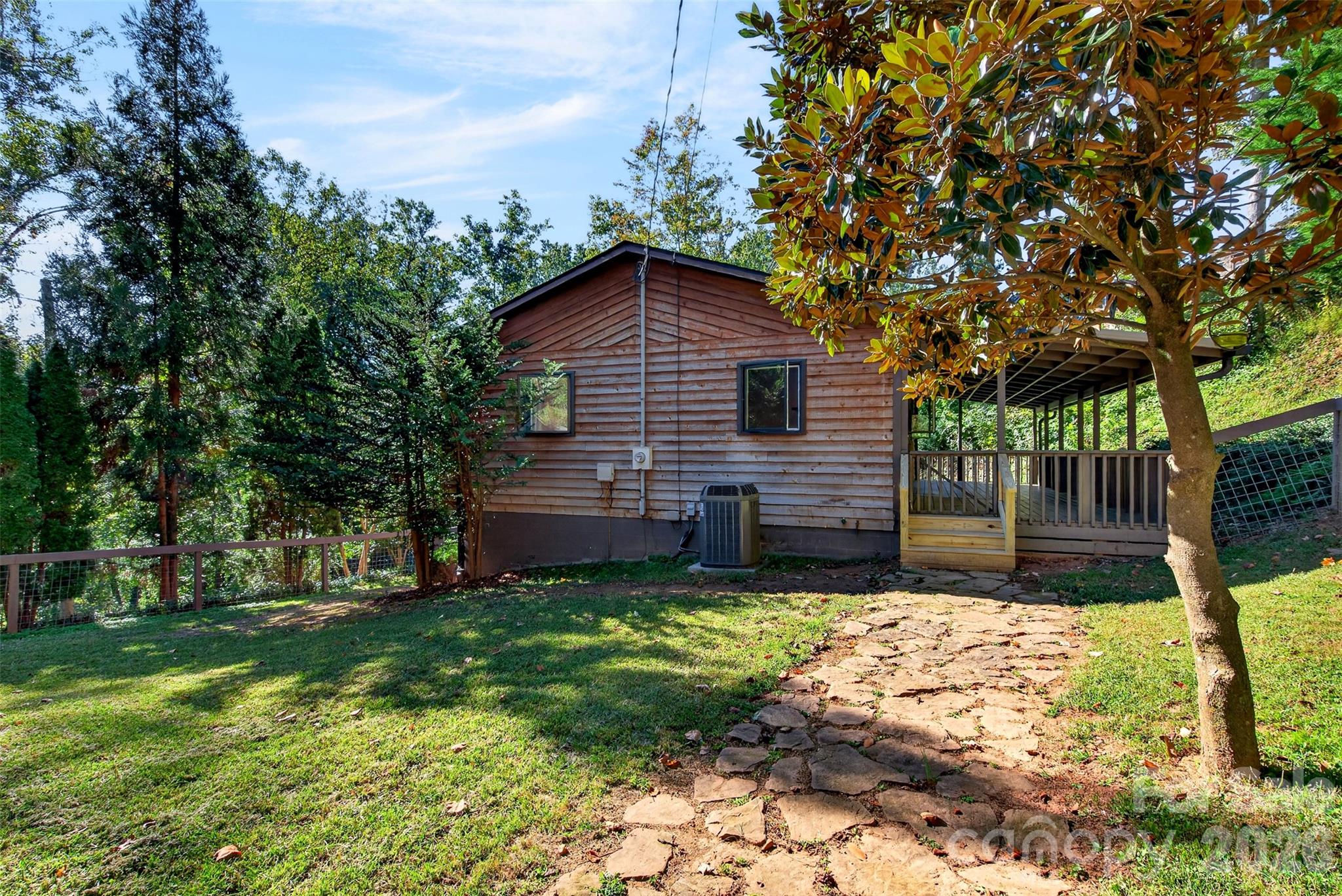 main property photo 30
