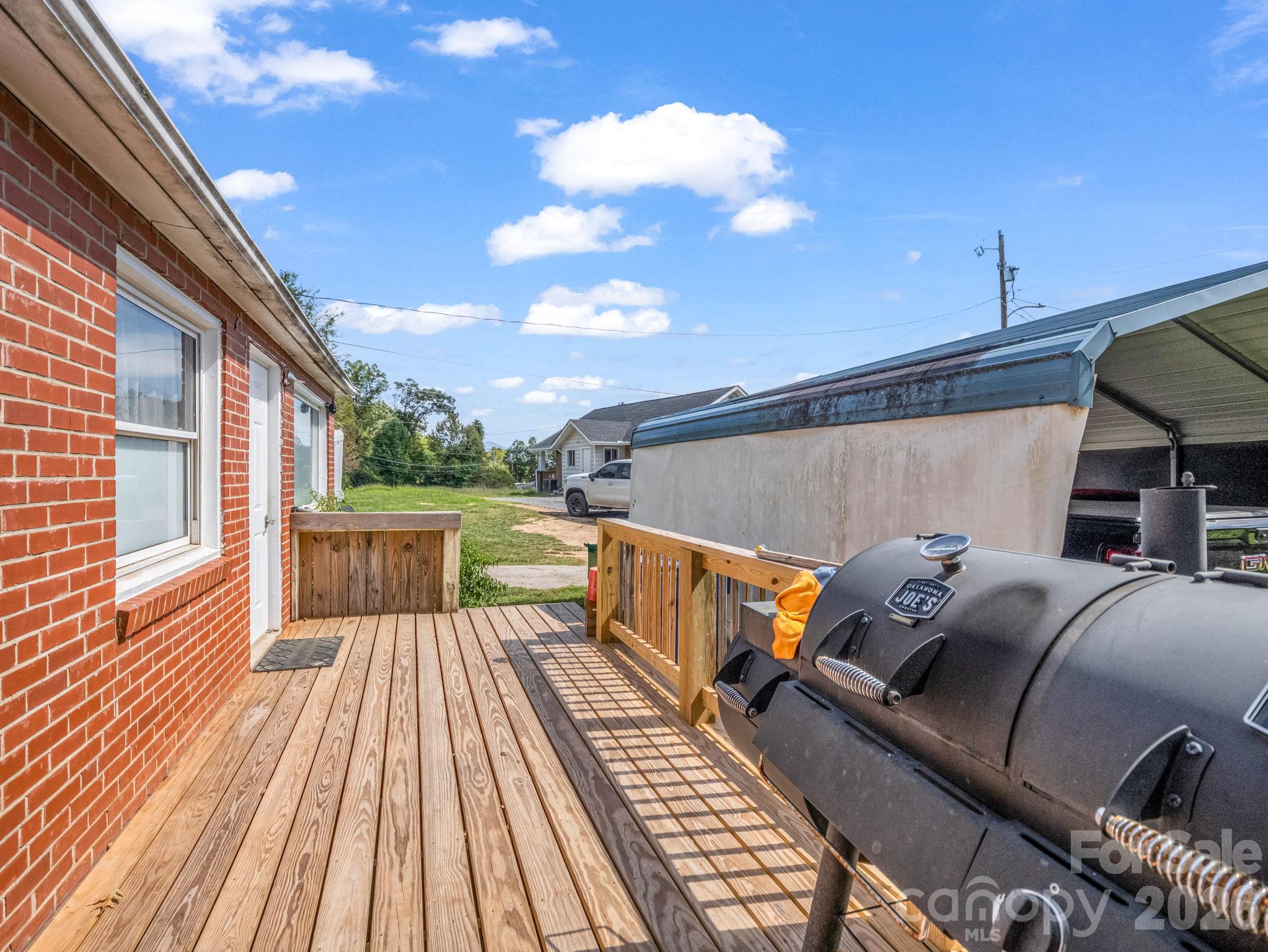 main property photo 40