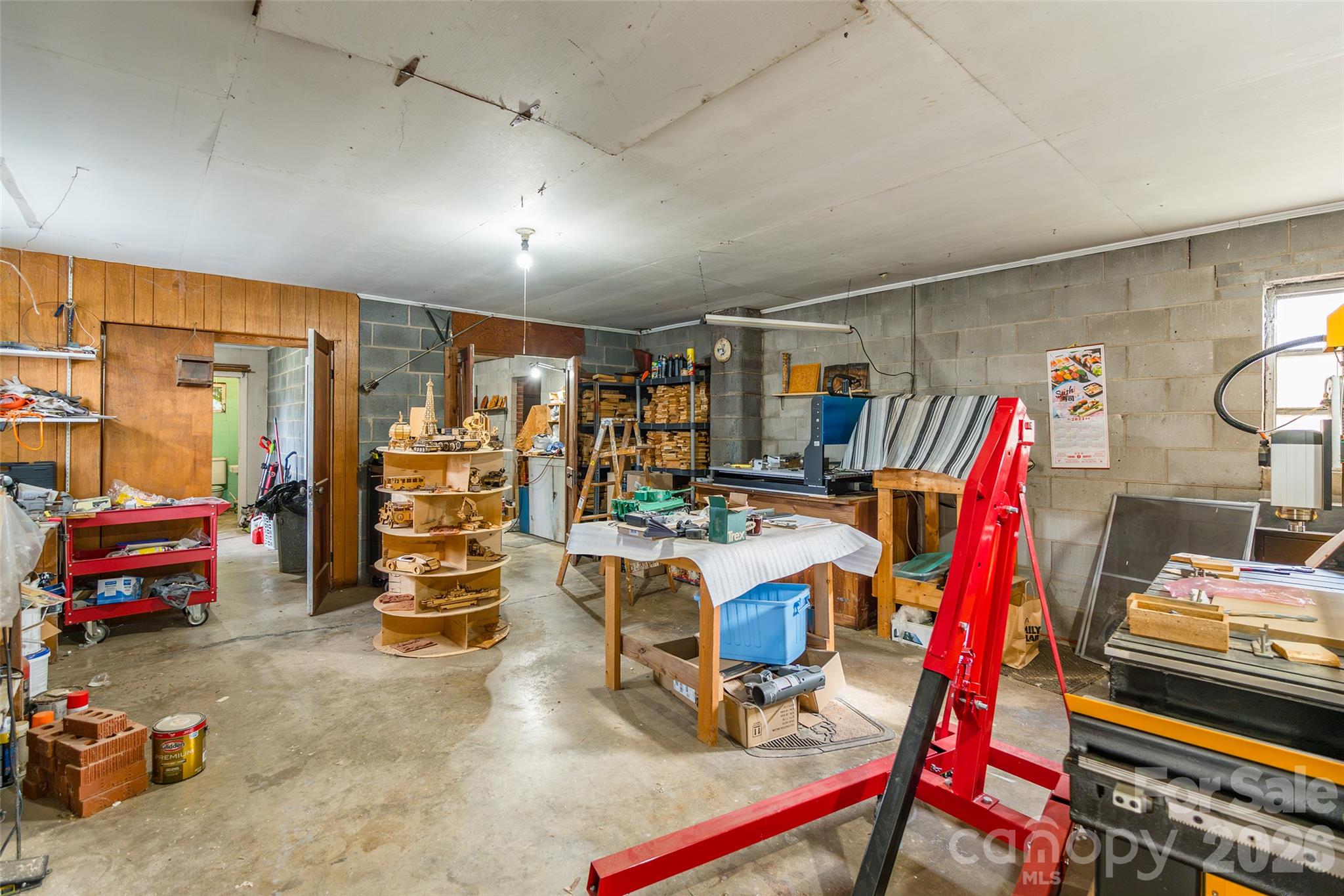 main property photo 25