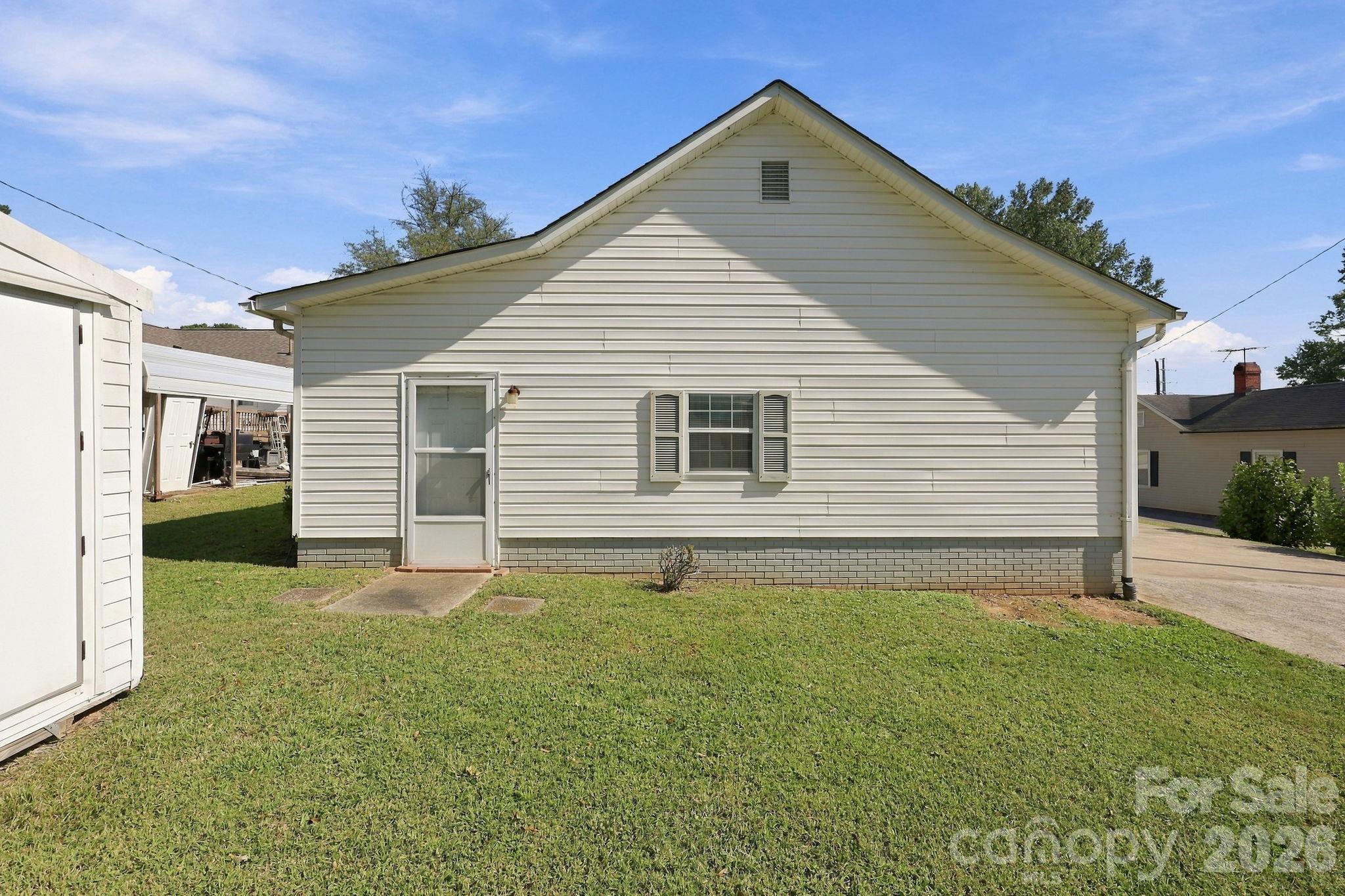 main property photo 40