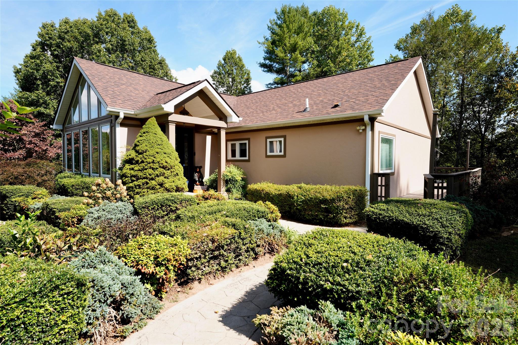 main property photo 40