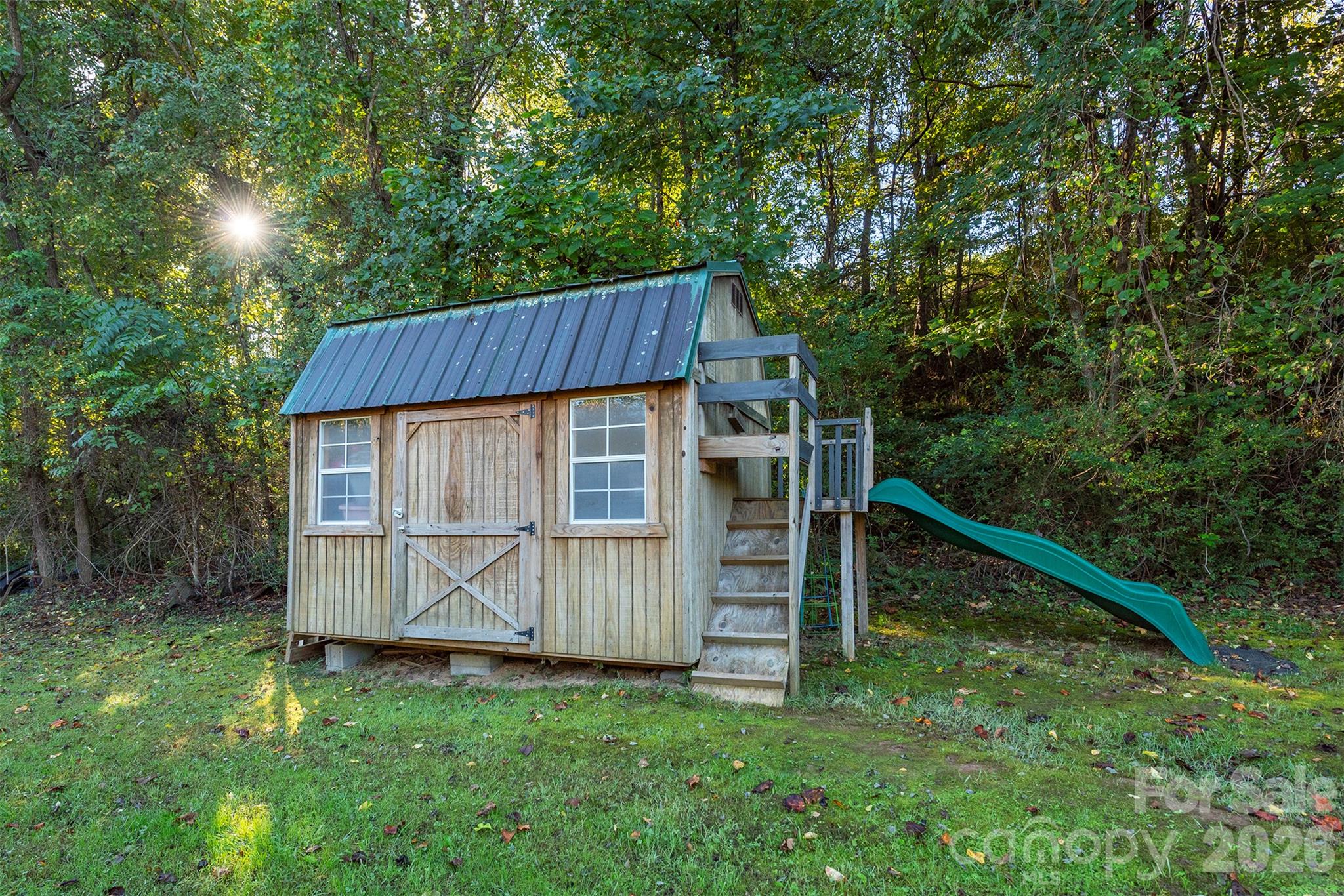 main property photo 30