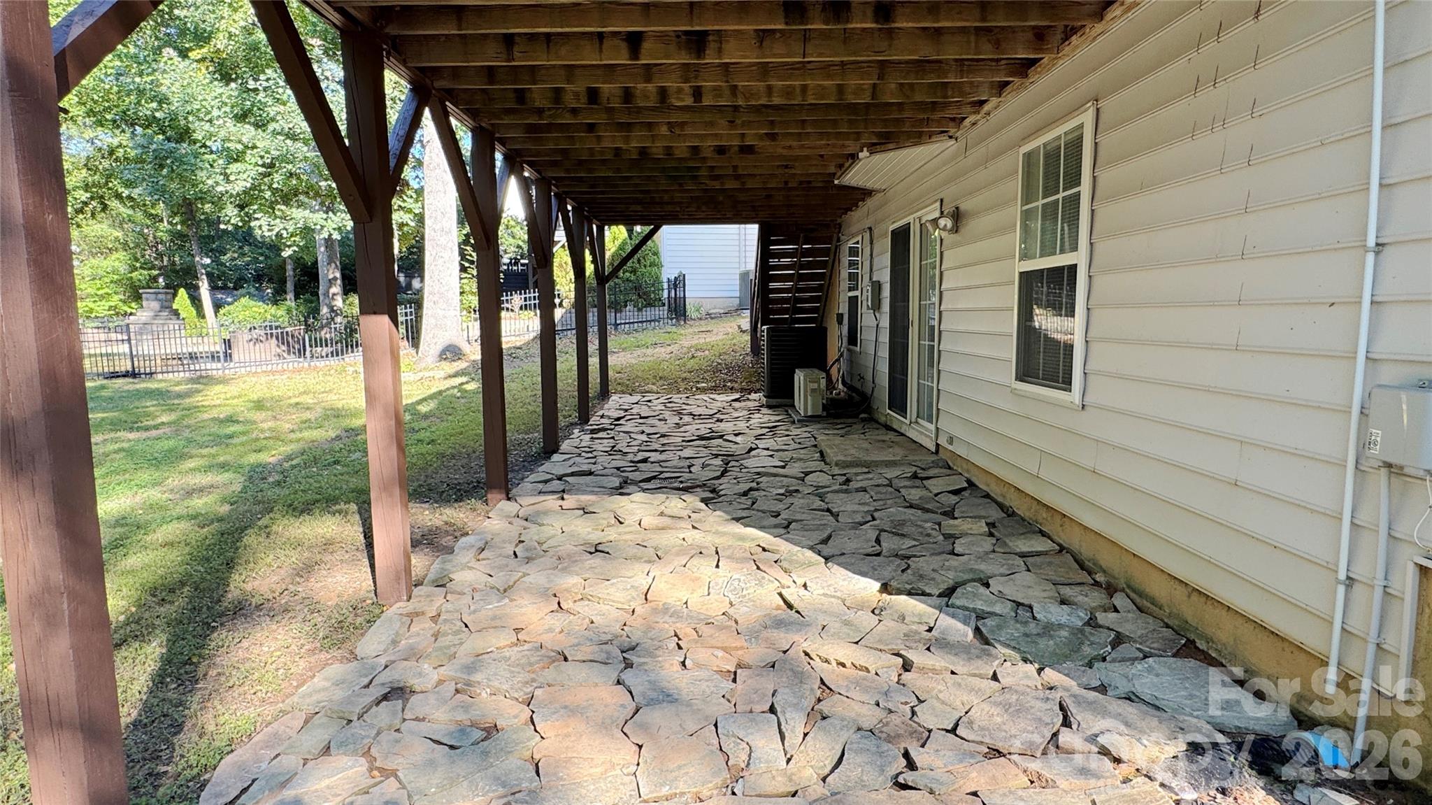 main property photo 27