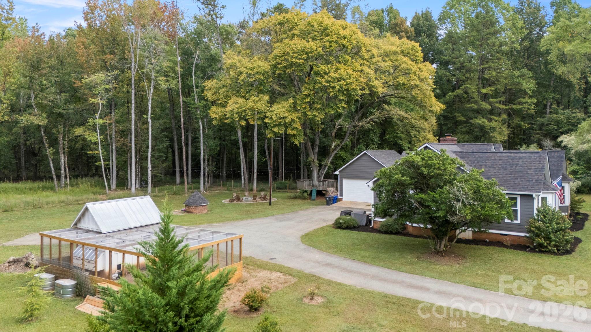 main property photo 19