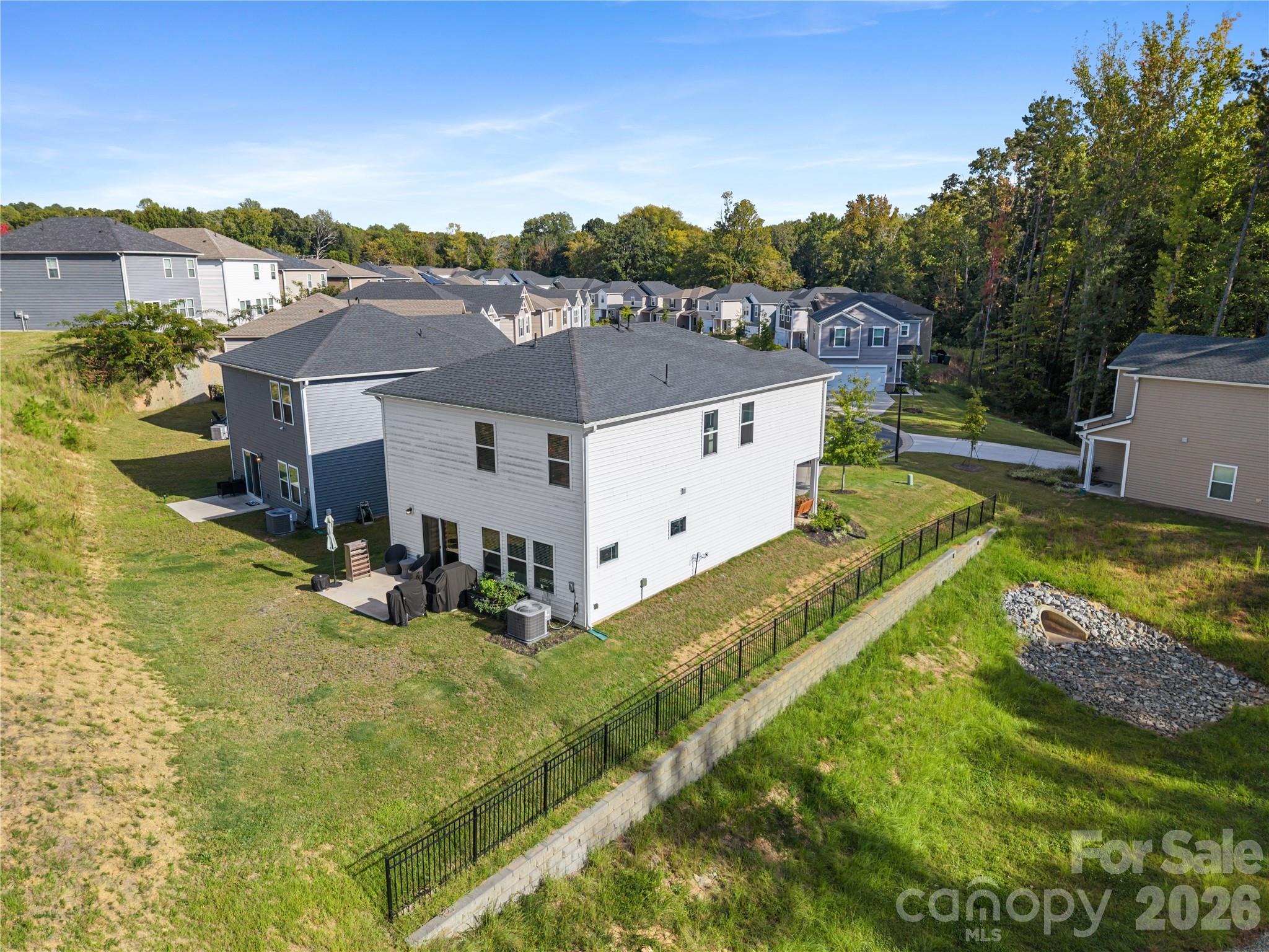 main property photo 23