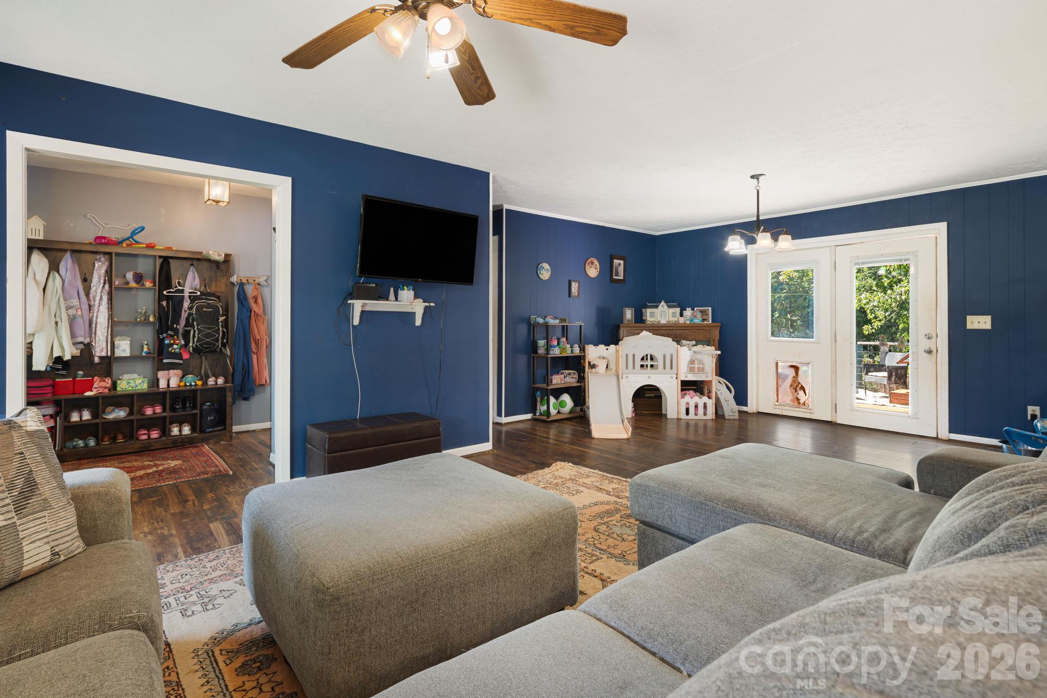main property photo 5