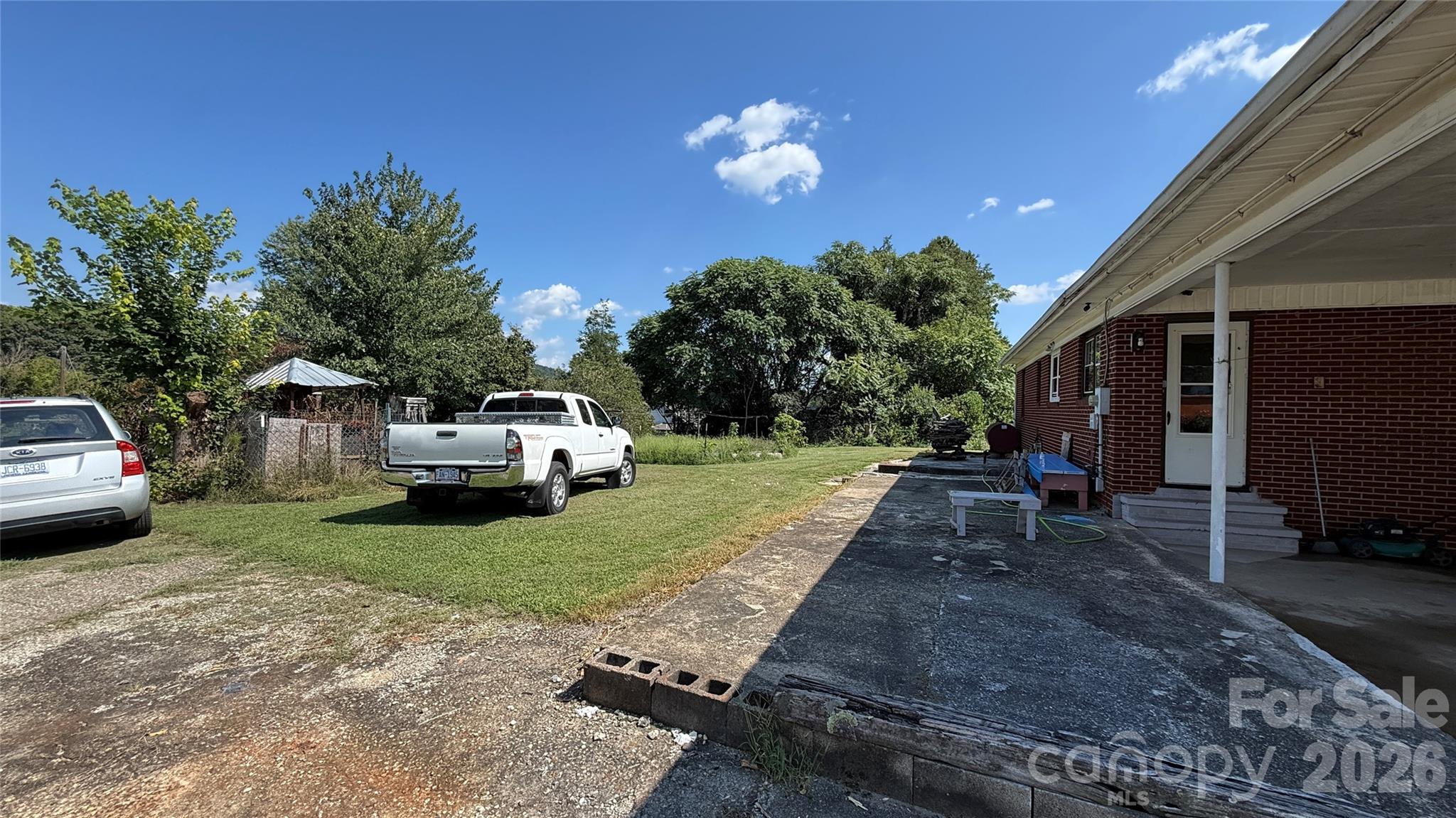 main property photo 7