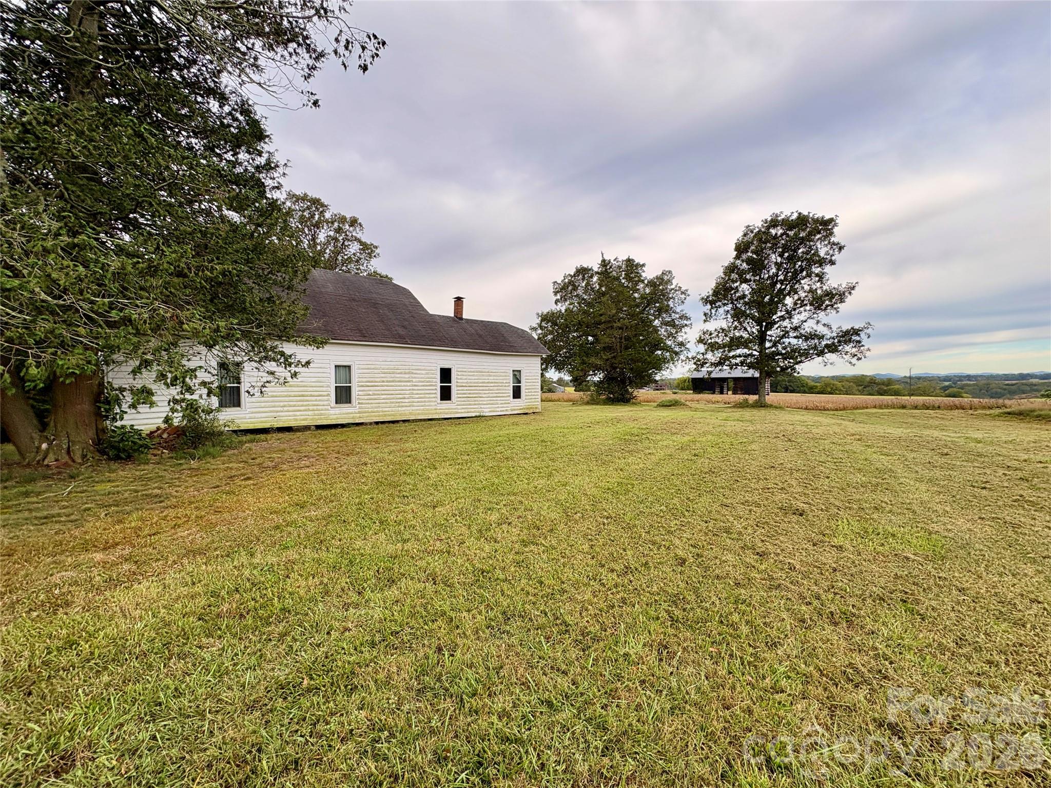 main property photo 28