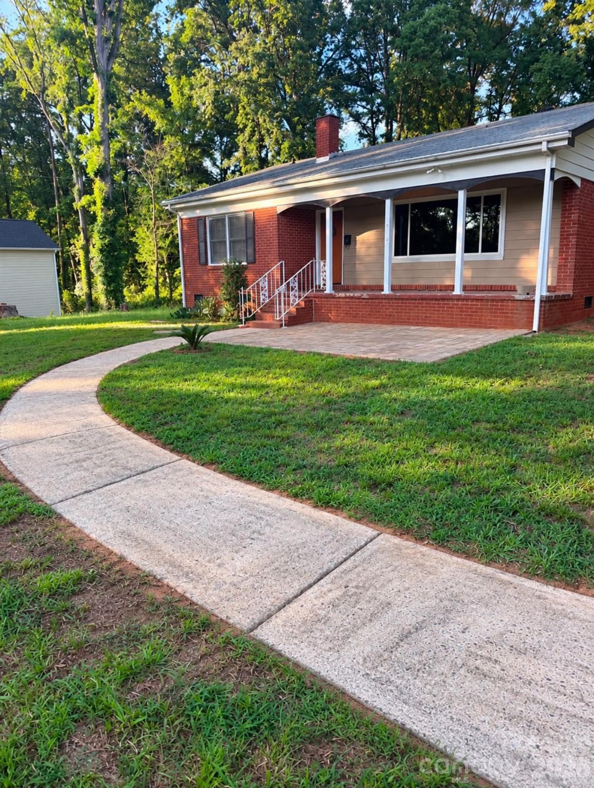 main property photo 3
