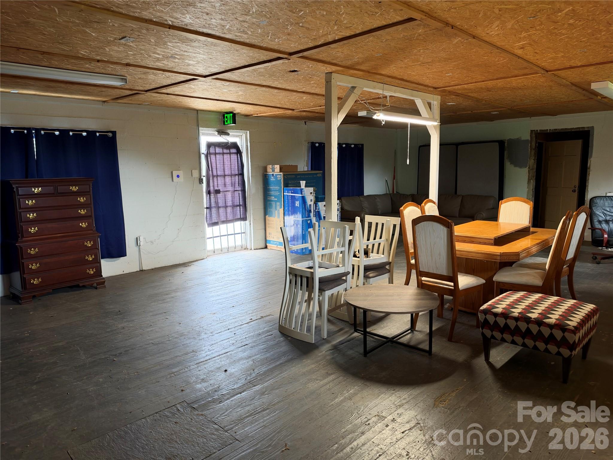 main property photo 8