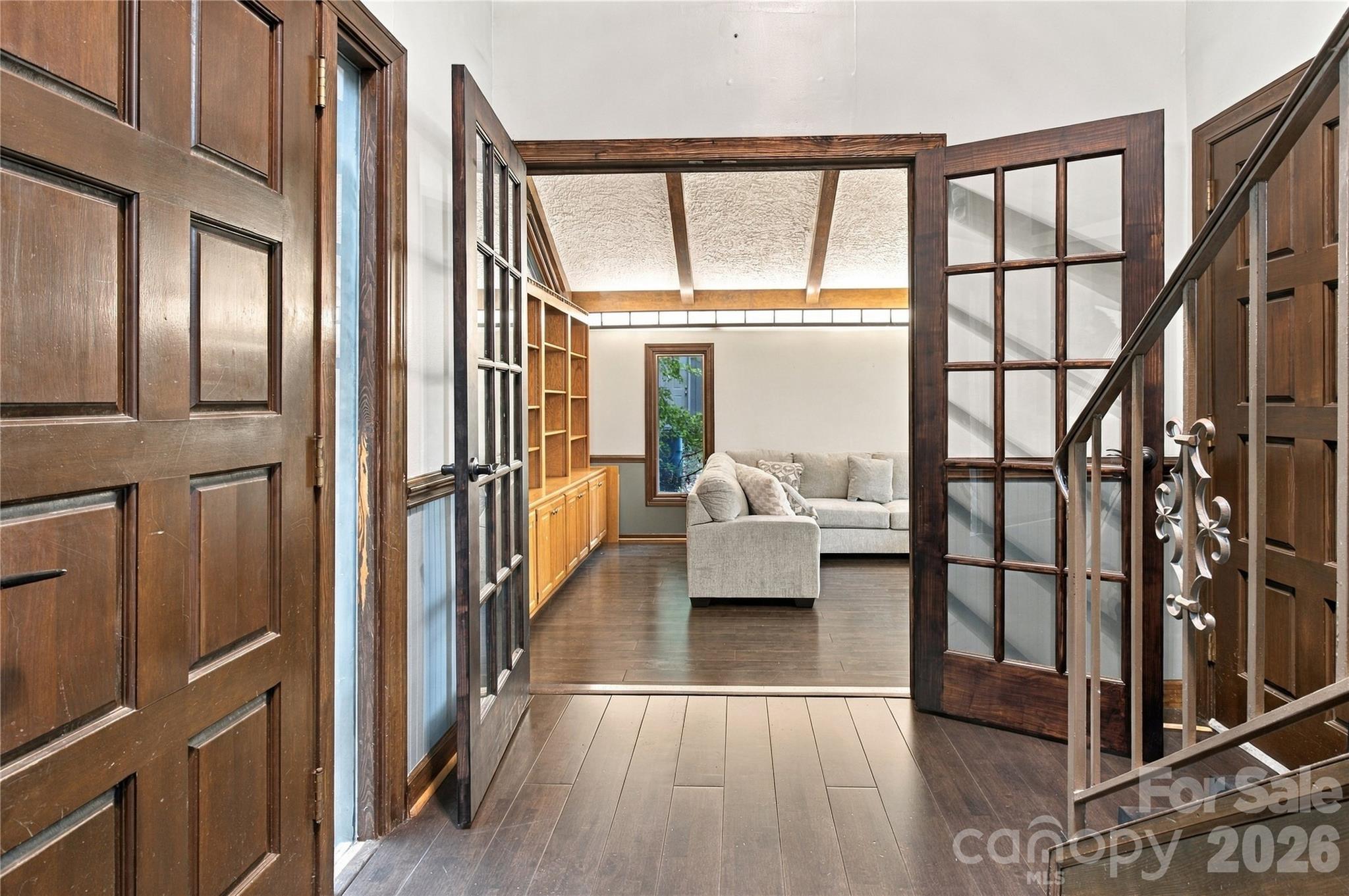 main property photo 6