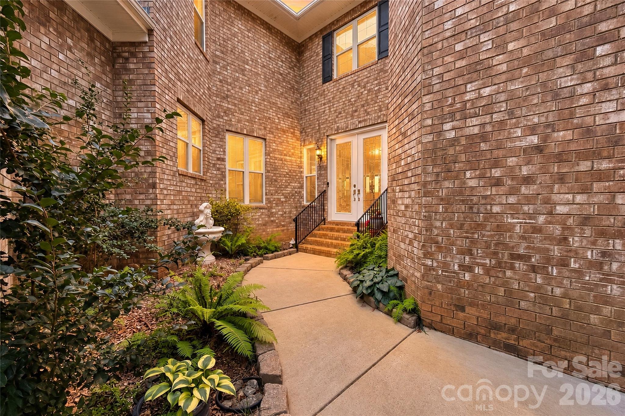 main property photo 11
